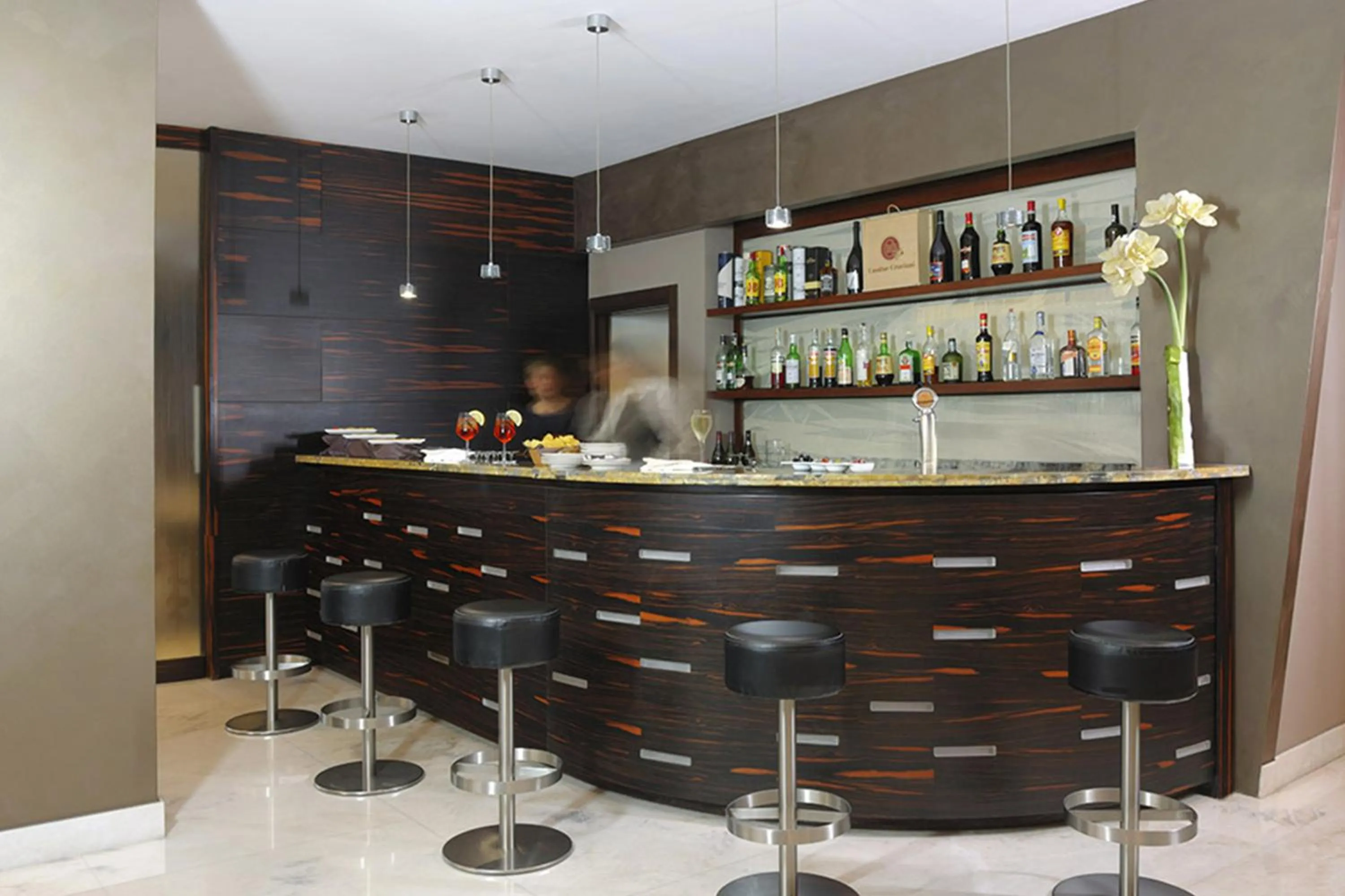 Lounge or bar in B&B HOTEL Habitat Giussano