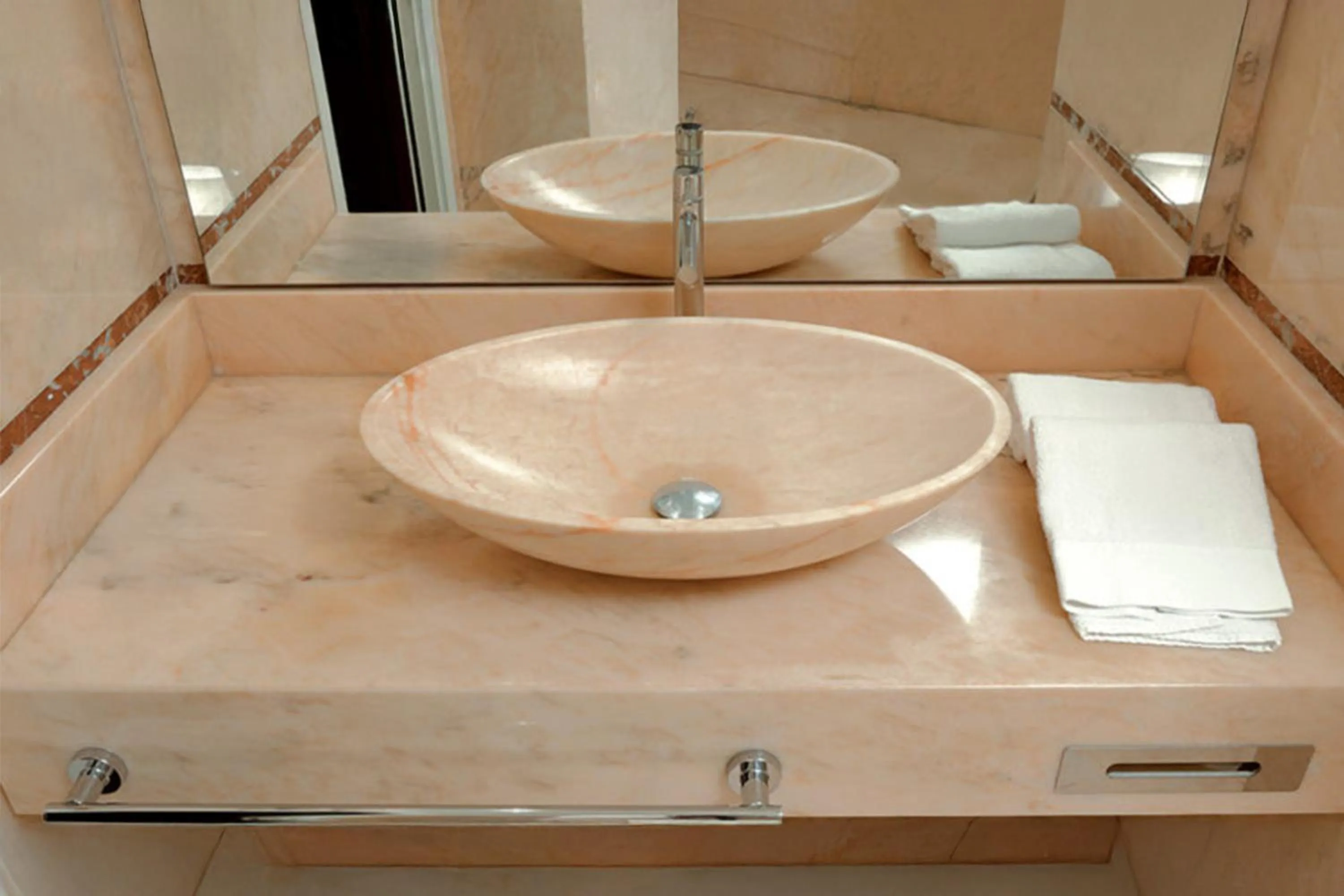 Bathroom in B&B HOTEL Habitat Giussano