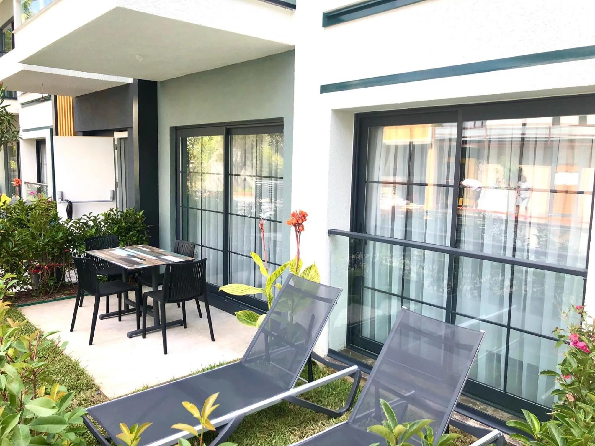 Patio in Juglans Suites