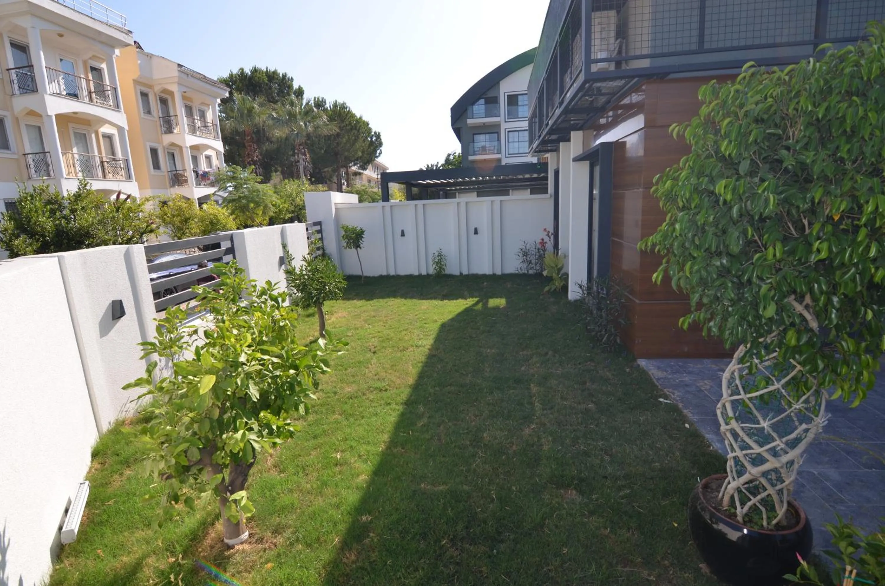 Garden view in Juglans Suites