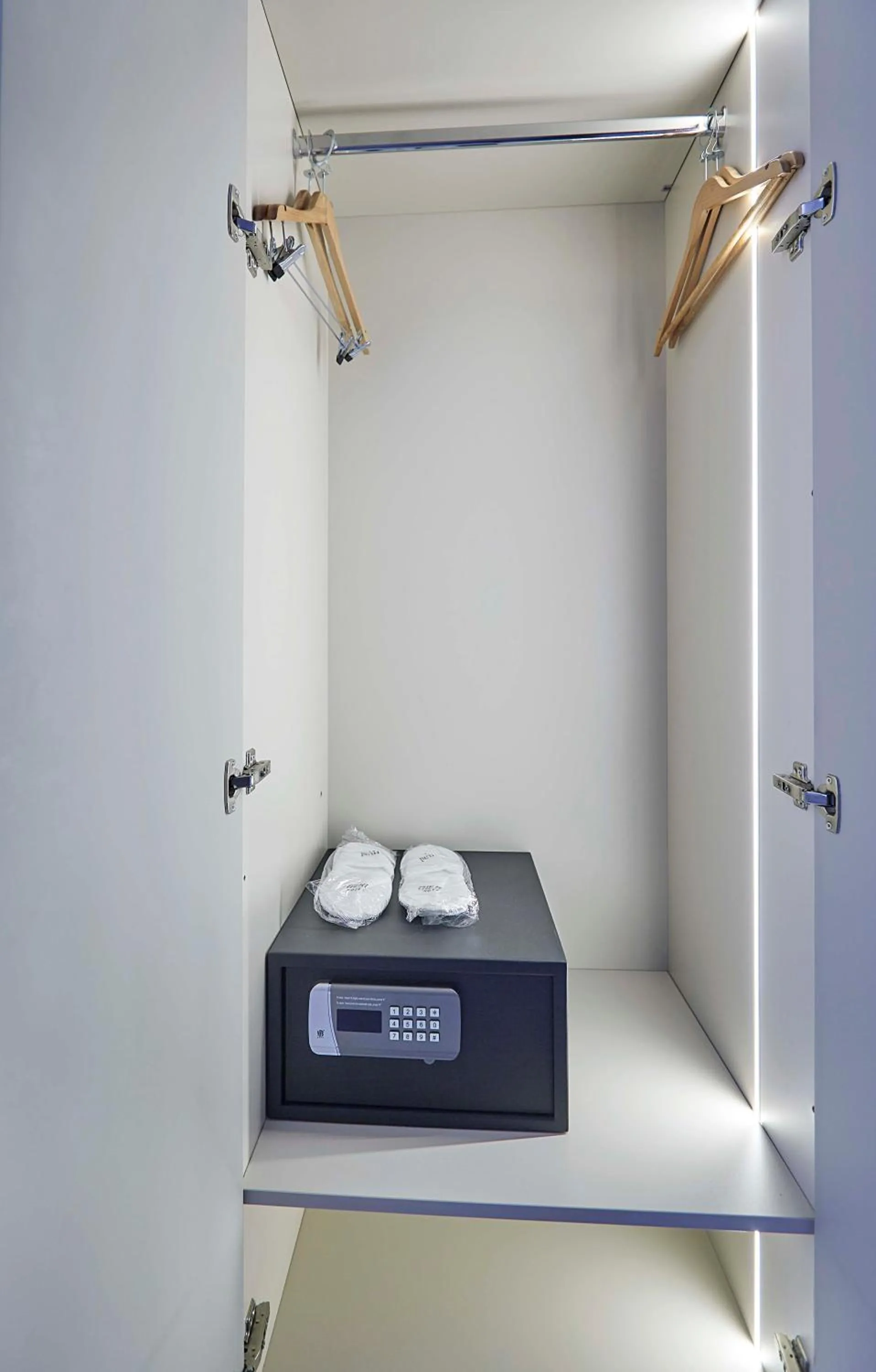 wardrobe in THE HUBİ HOTEL