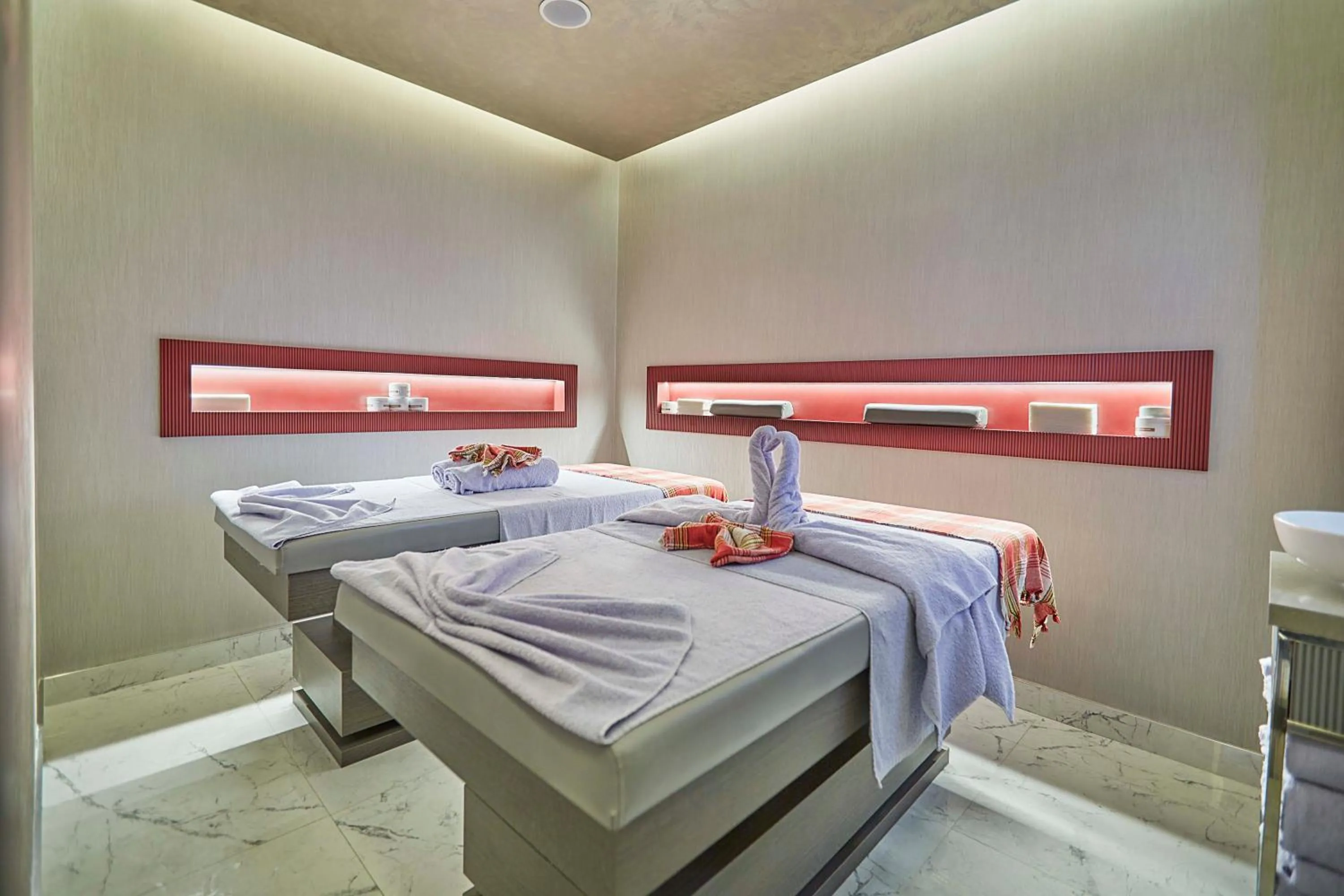 Spa and wellness centre/facilities, Bed in THE HUBİ HOTEL