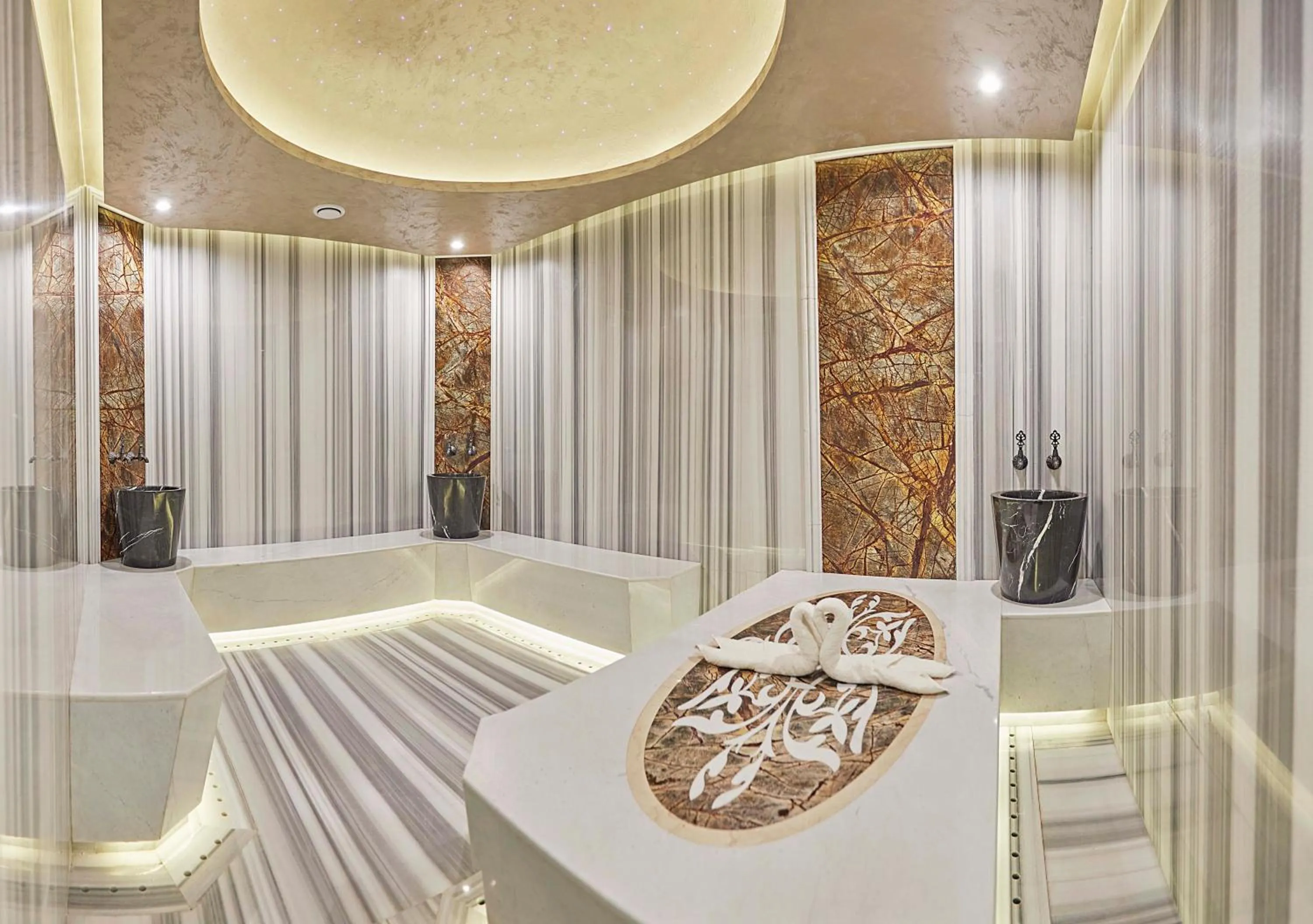 Public Bath, Bed in THE HUBİ HOTEL