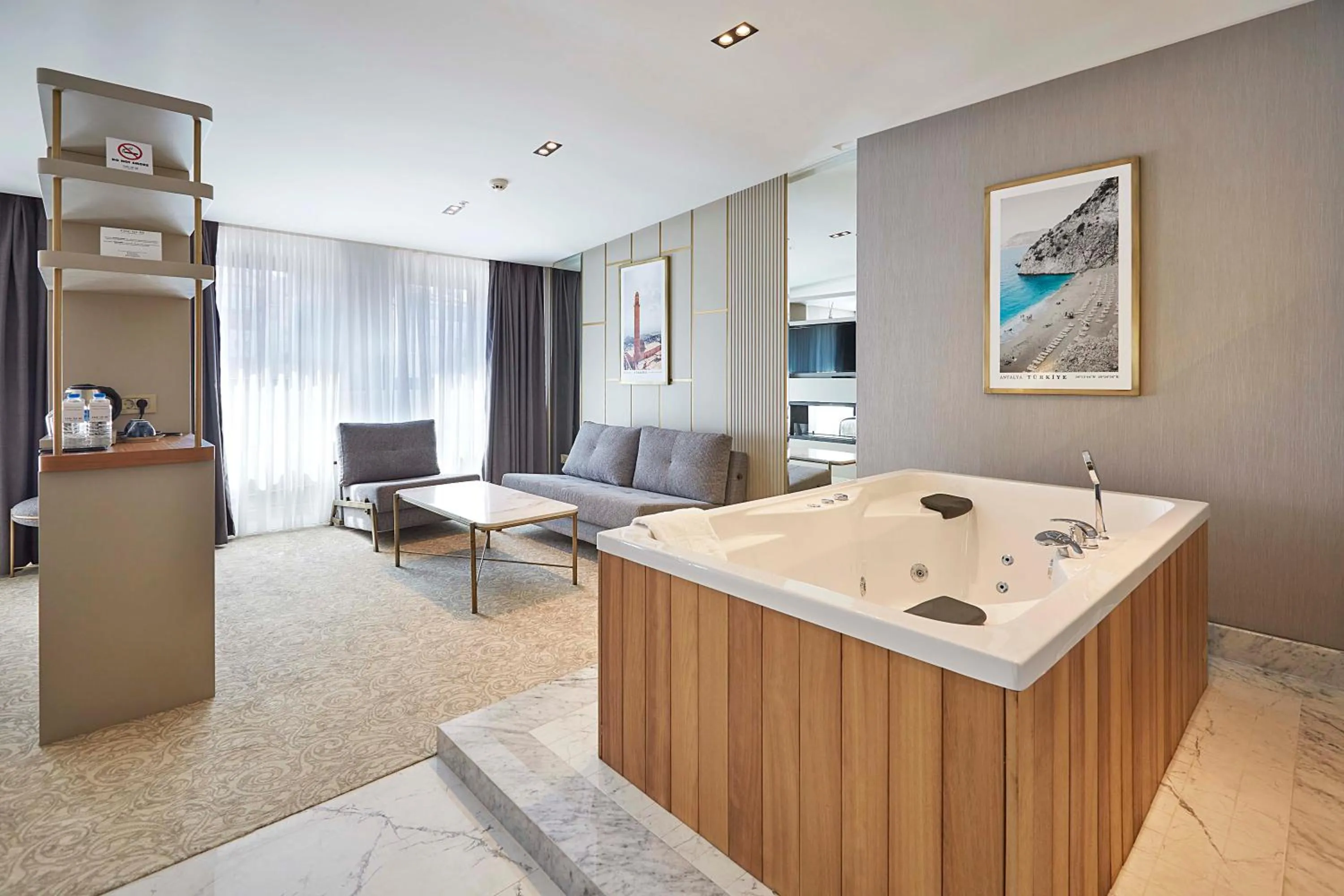 Hot Tub in THE HUBİ HOTEL