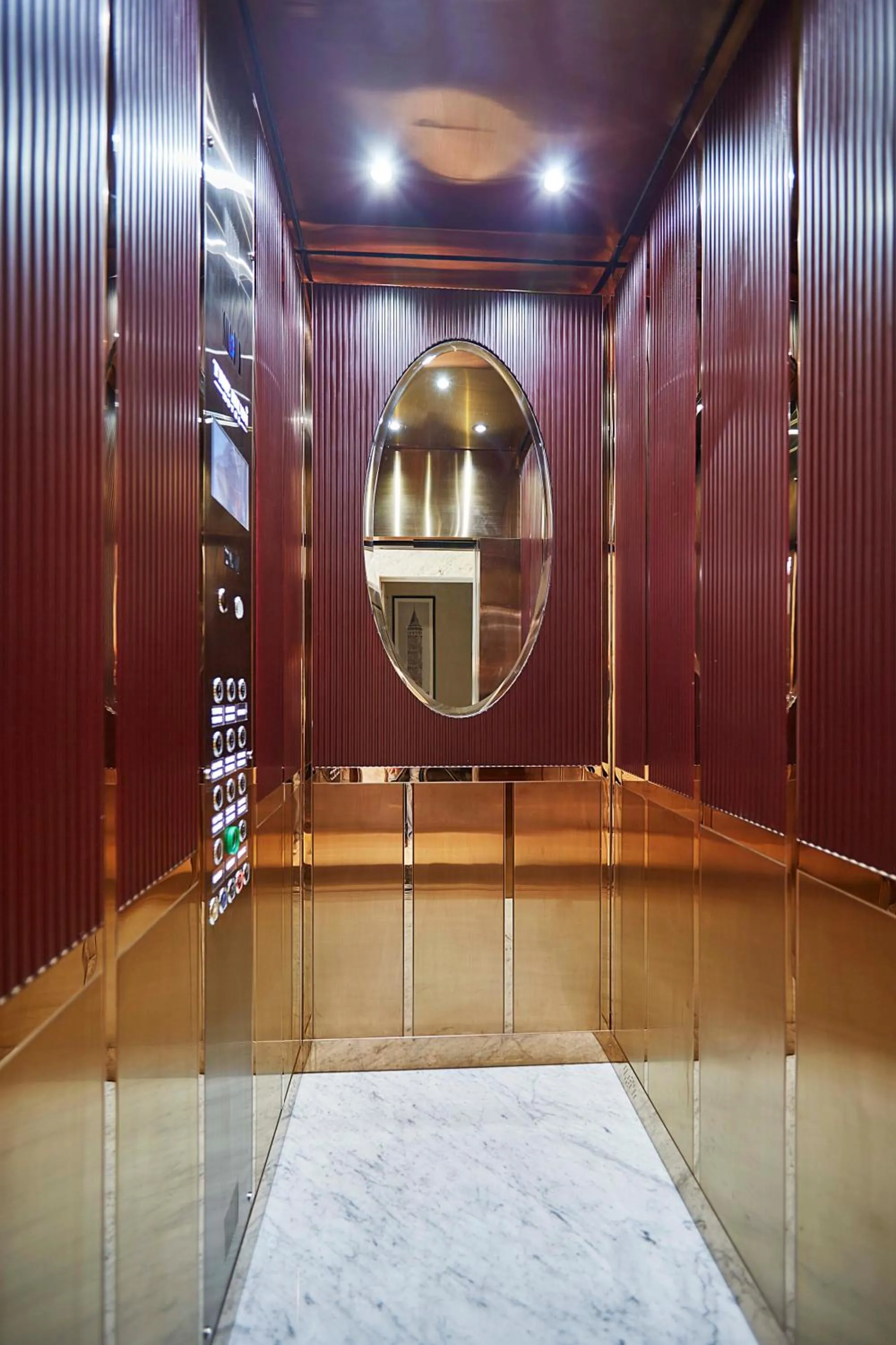 elevator in THE HUBİ HOTEL