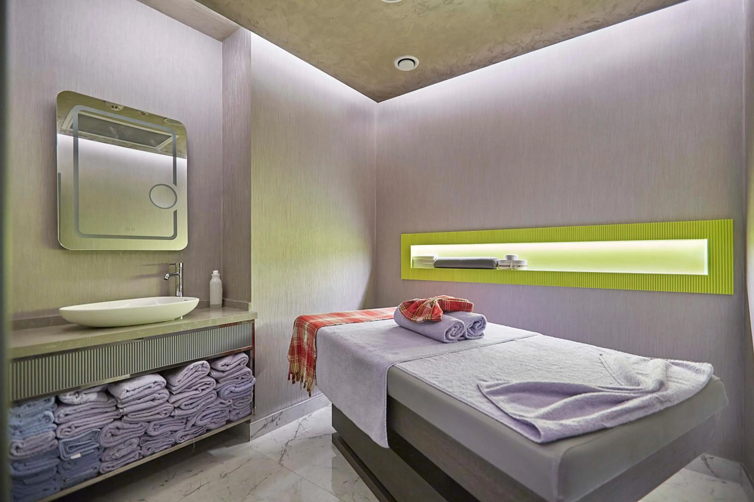 Spa and wellness centre/facilities, Bed in THE HUBİ HOTEL