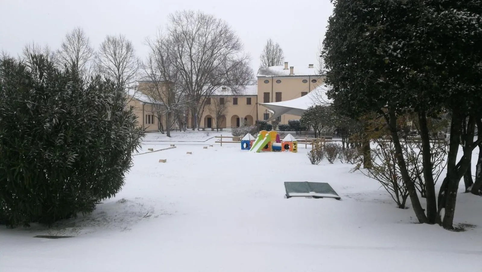 Children play ground in UNA HOTELS Occhiobello