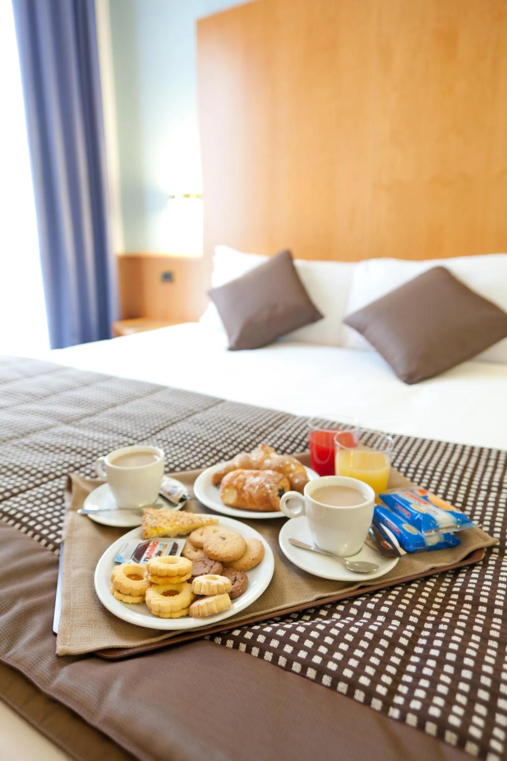 Breakfast, Bed in UNA HOTELS Occhiobello