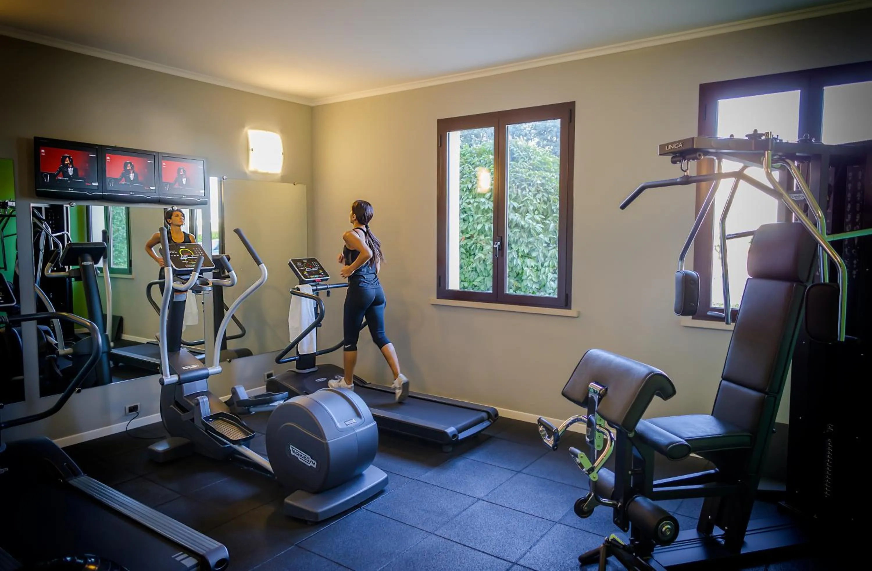 Fitness centre/facilities in UNA HOTELS Occhiobello