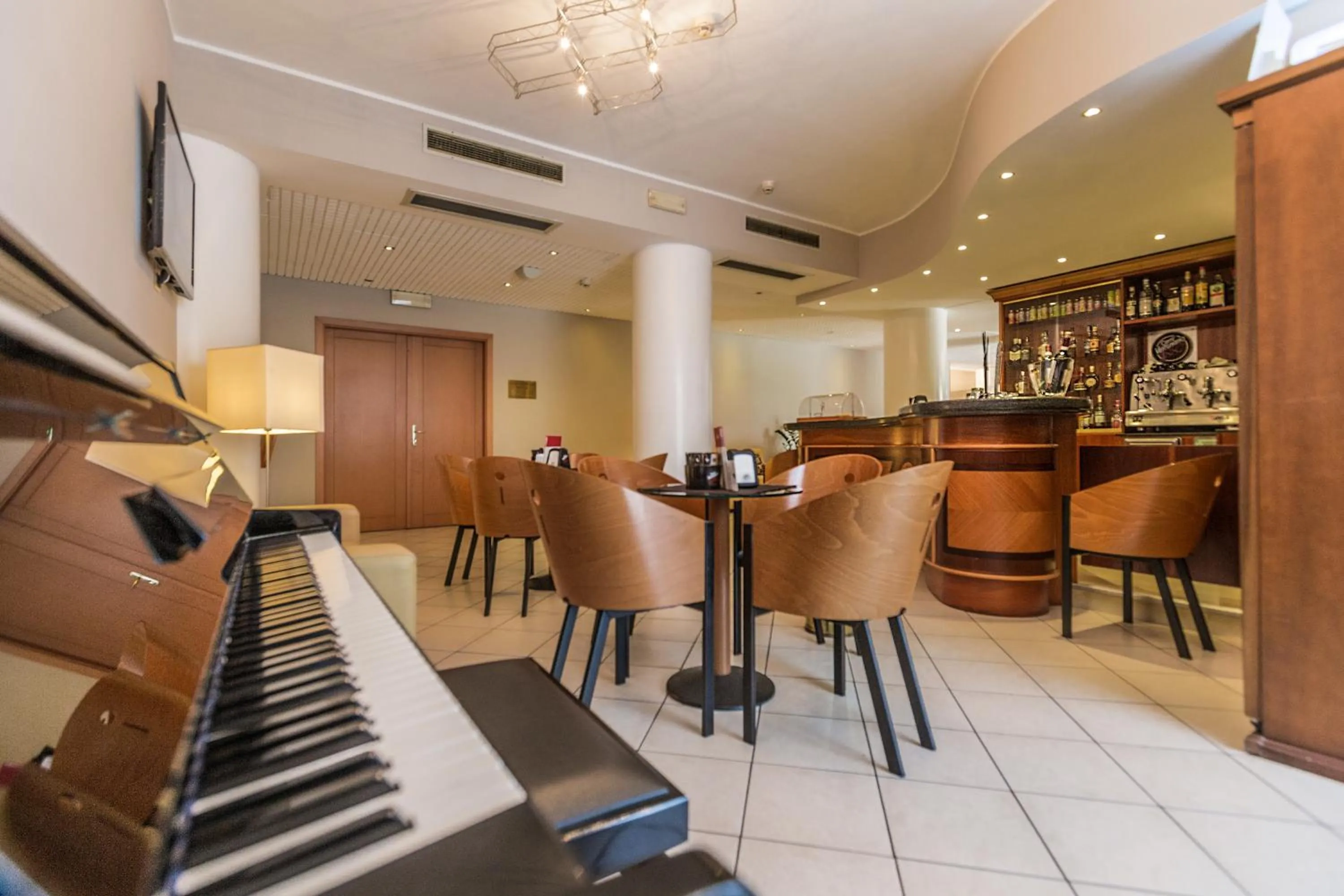 Restaurant/places to eat in UNA HOTELS Occhiobello