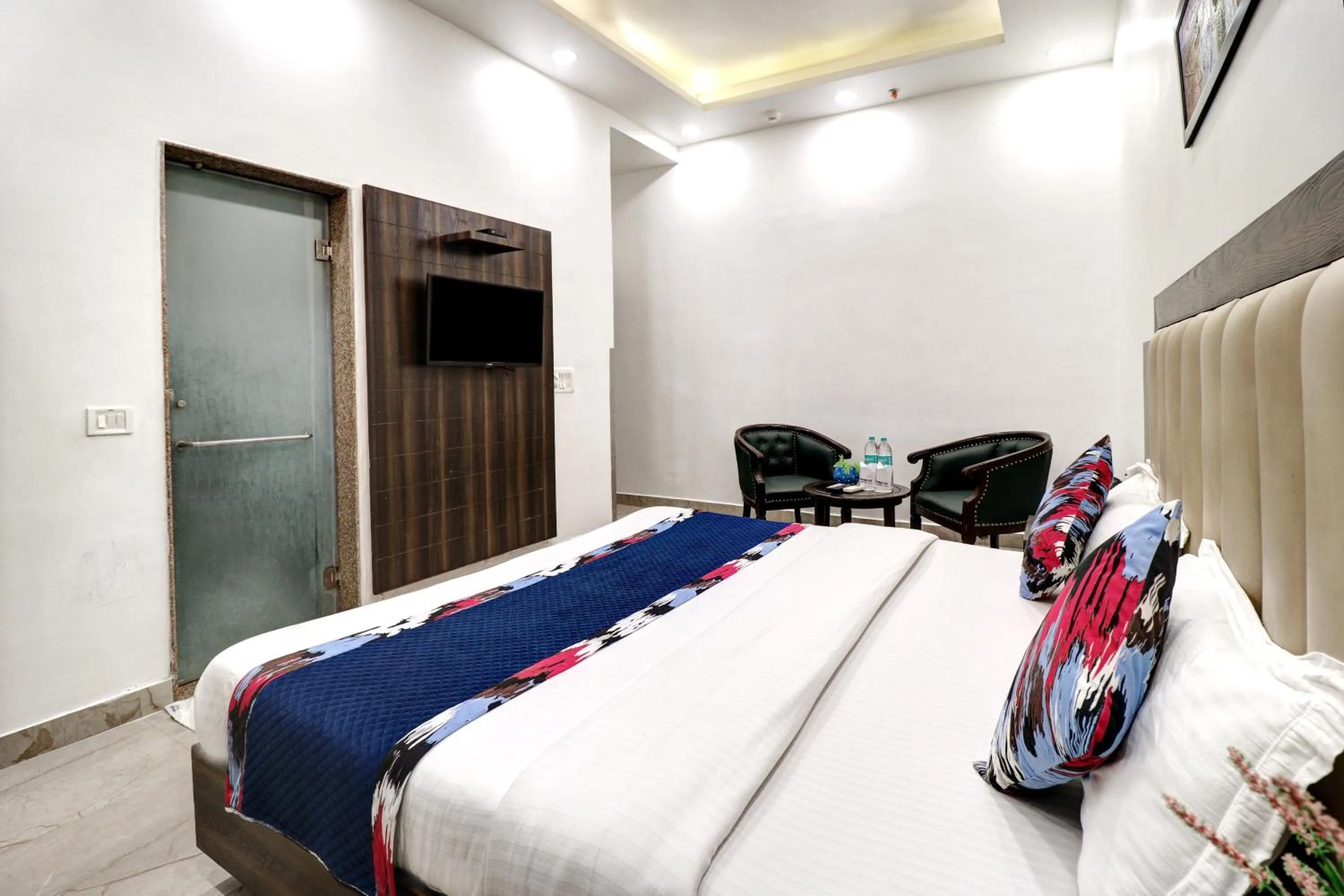 Bed in Hotel Emporio Dx - New Delhi Railway Station - Paharganj