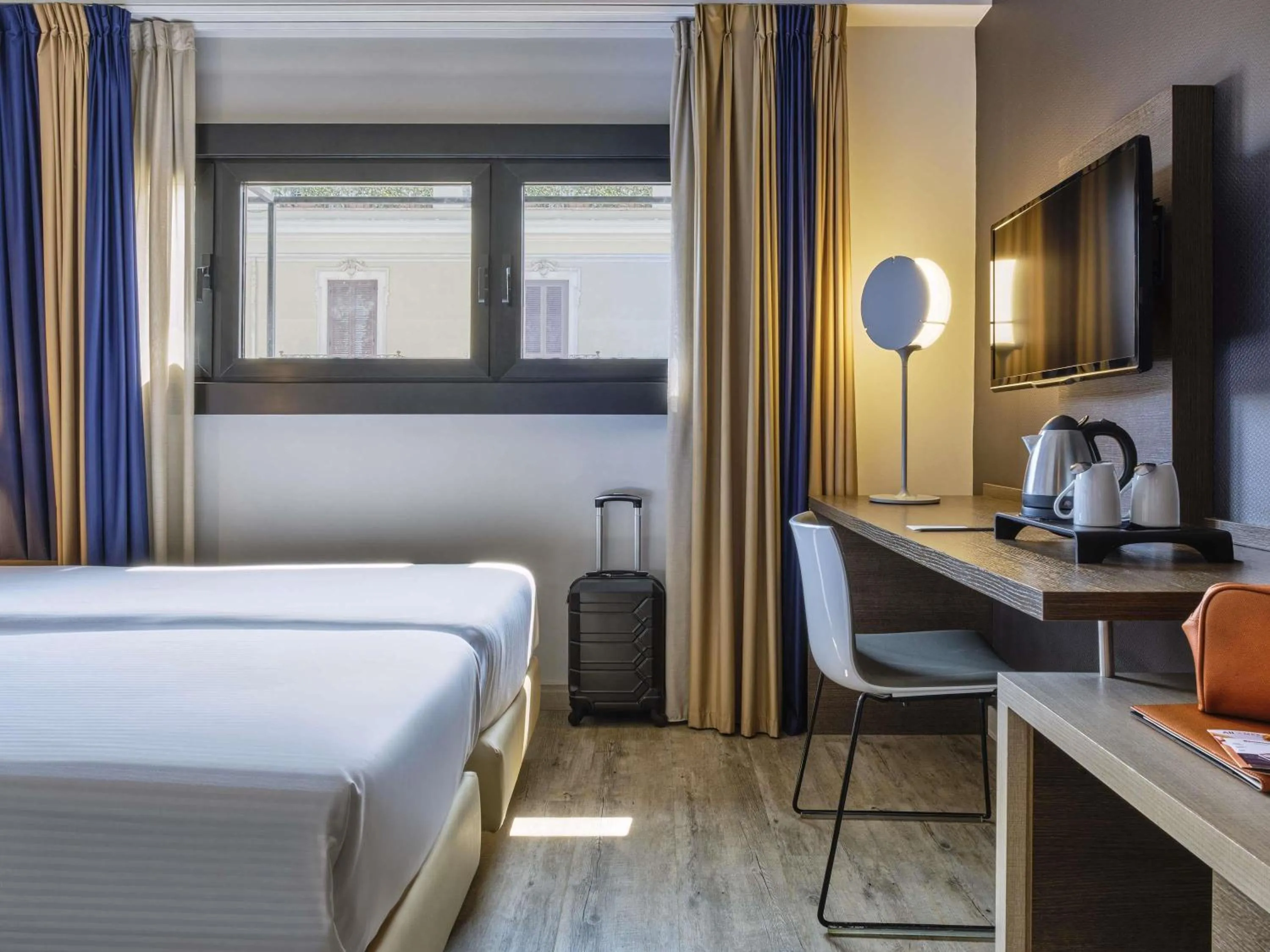 Bedroom, Bed in Mercure Roma Centro Colosseo