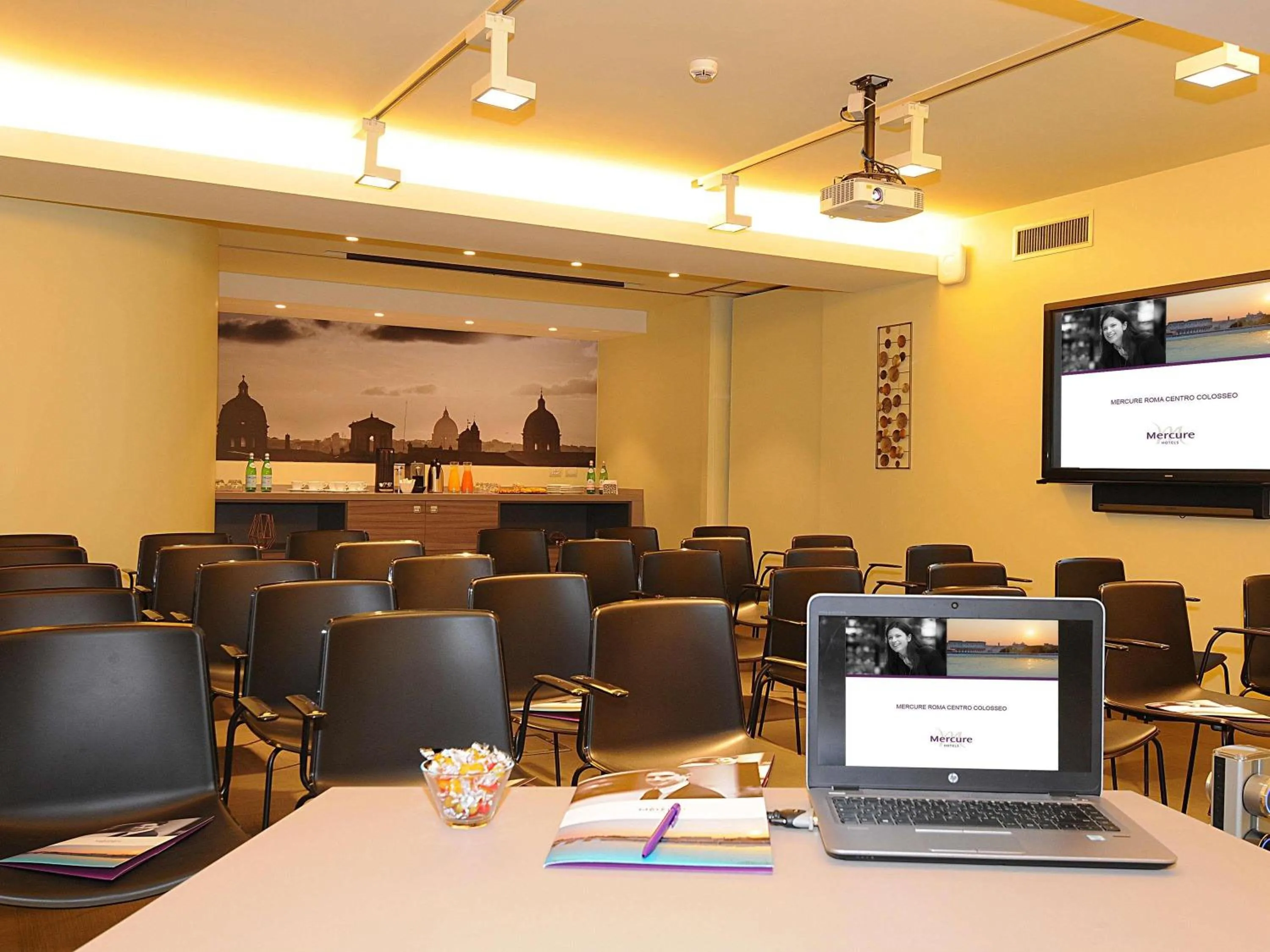 Meeting/conference room in Mercure Roma Centro Colosseo