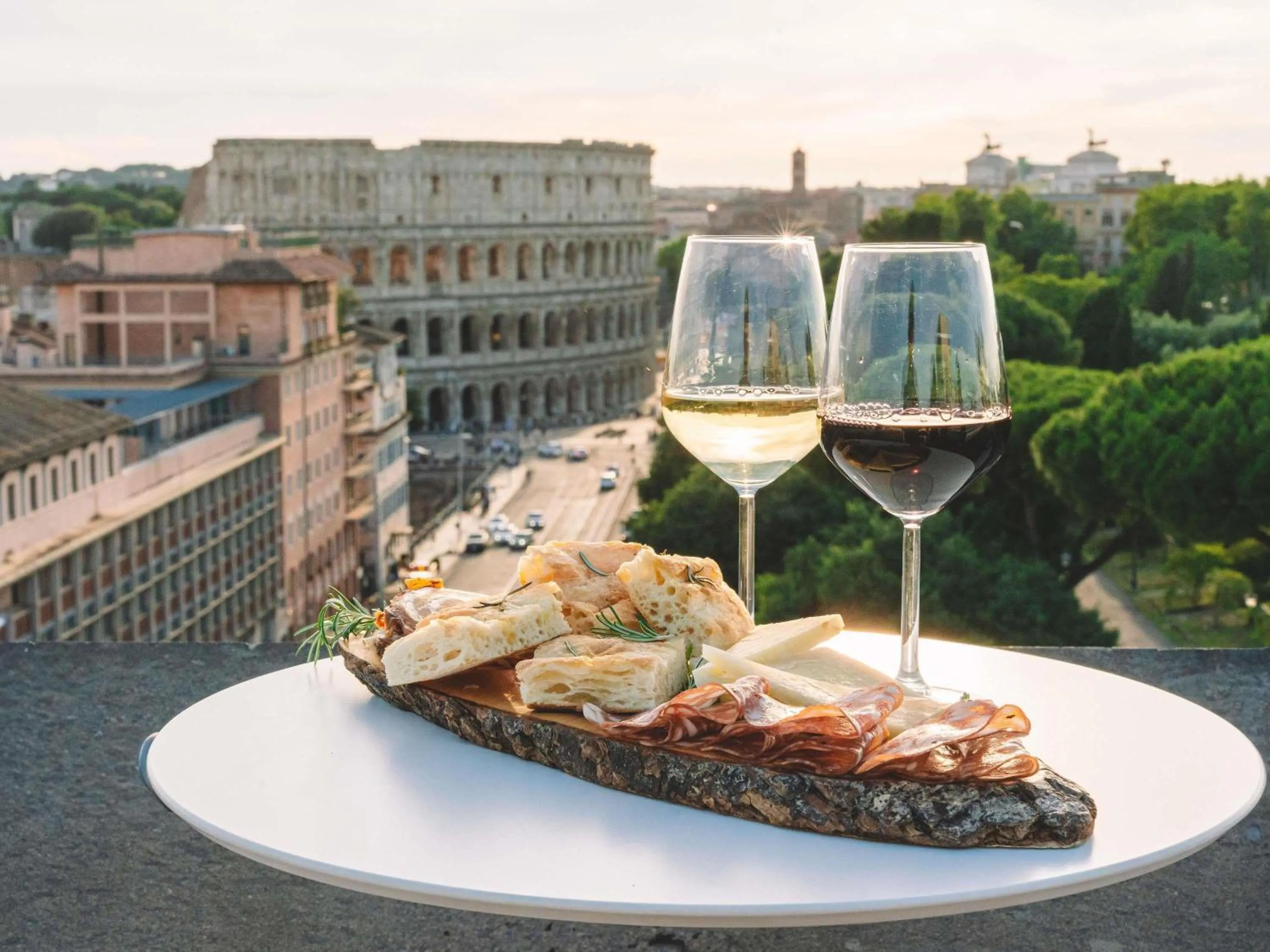 Lounge or bar in Mercure Roma Centro Colosseo