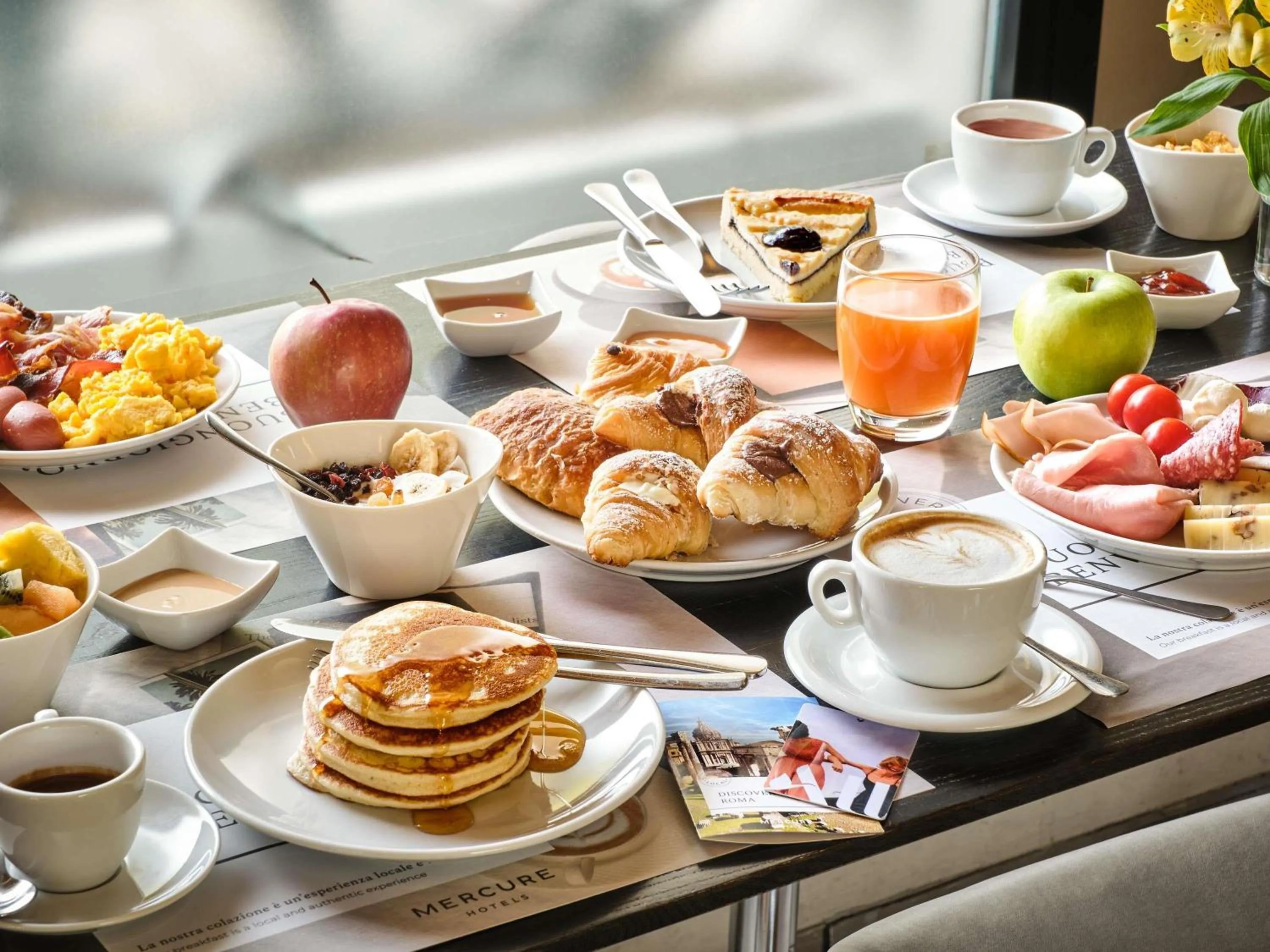 Breakfast in Mercure Roma Centro Colosseo