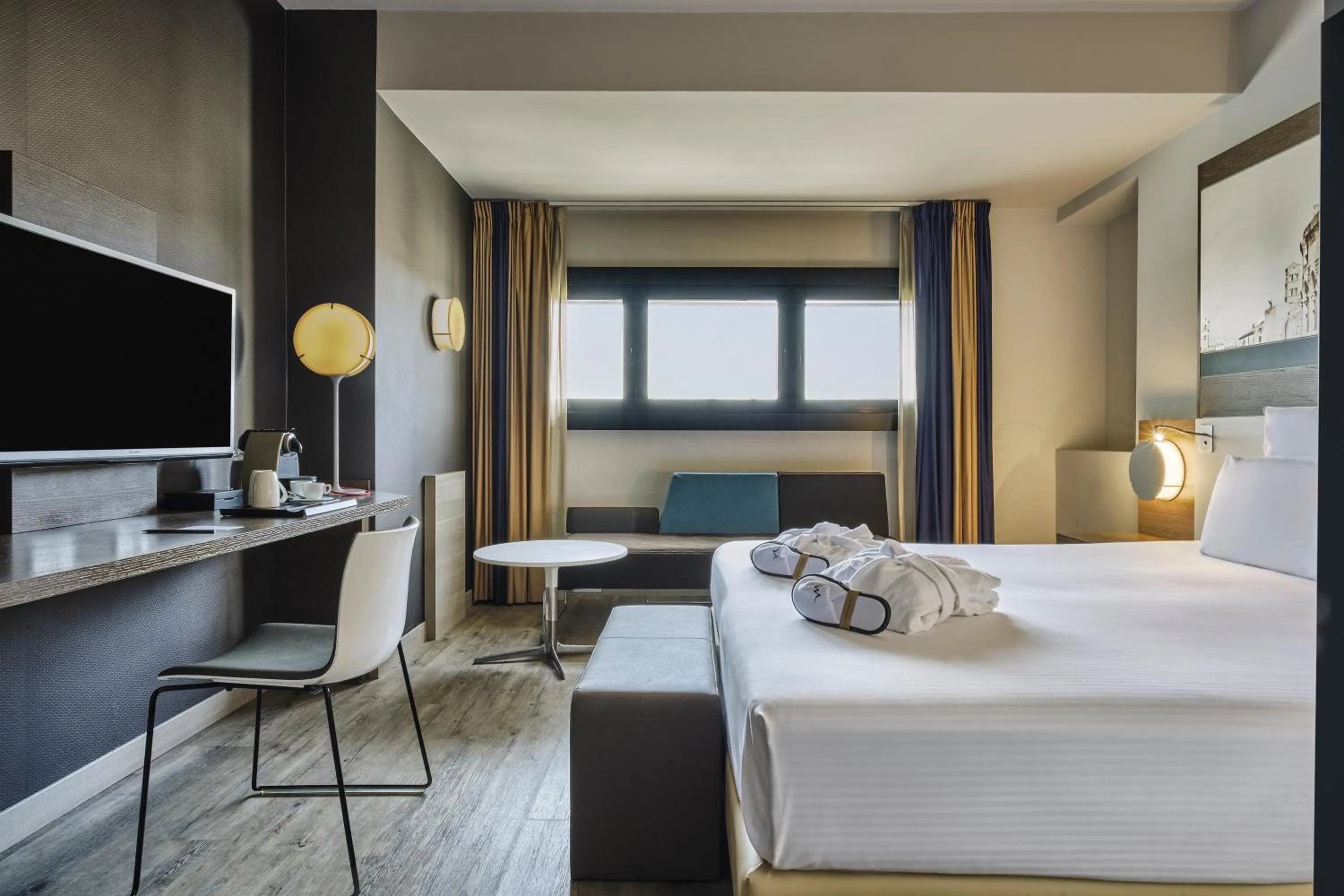 Bedroom, Bed in Mercure Roma Centro Colosseo