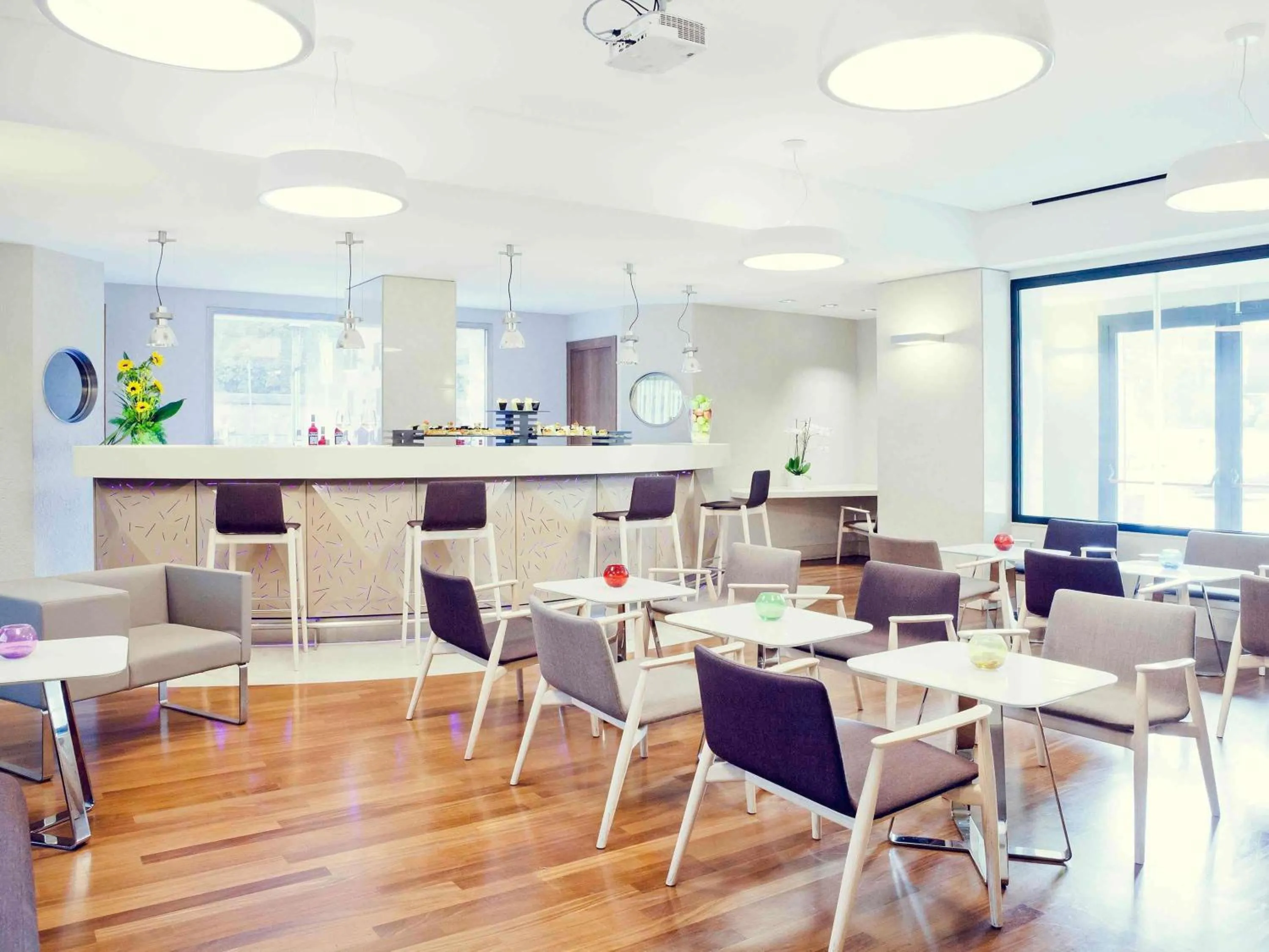 Lounge or bar in Mercure Roma Centro Colosseo