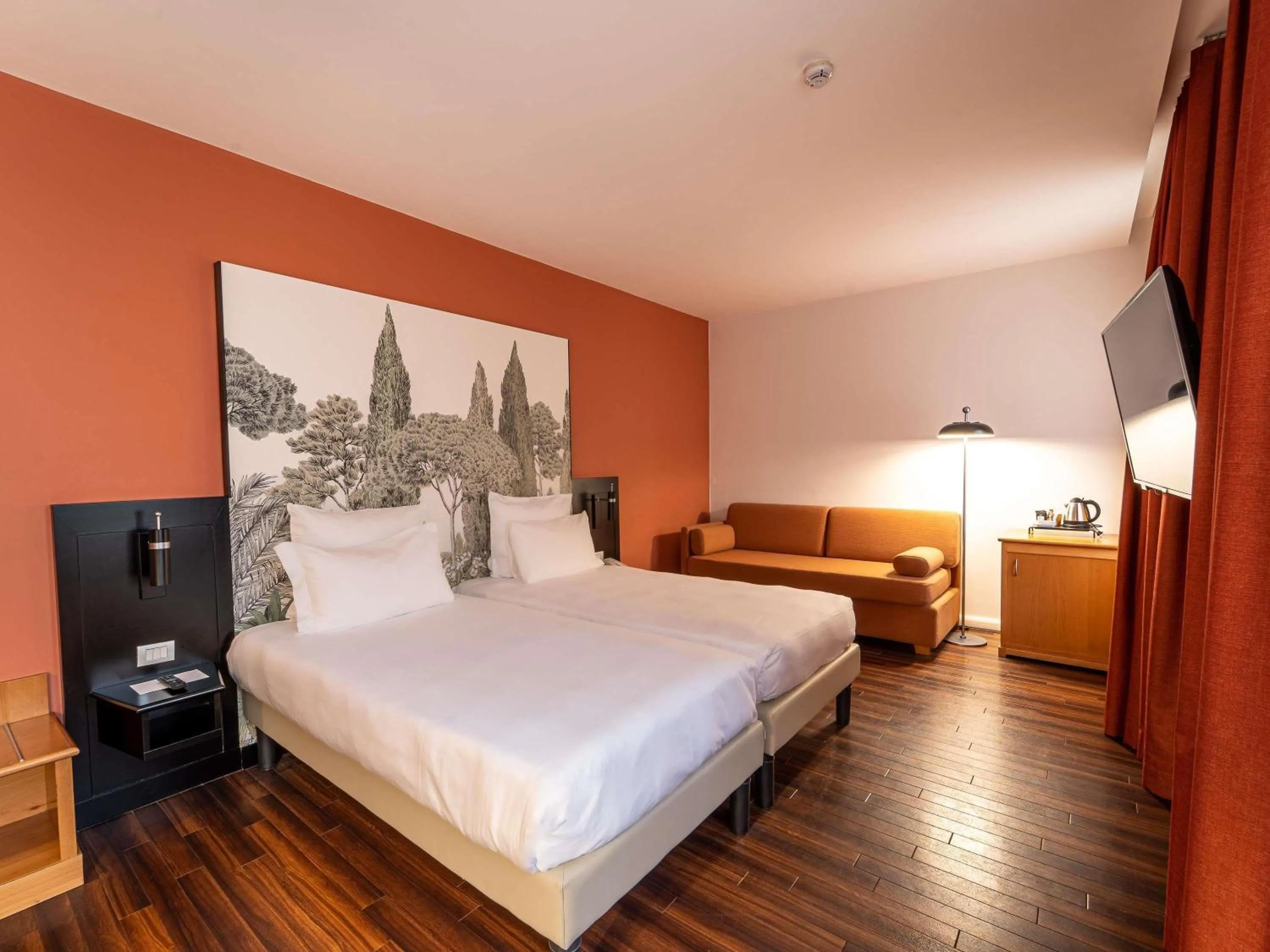 Bedroom, Bed in Hotel Mercure Roma Corso Trieste