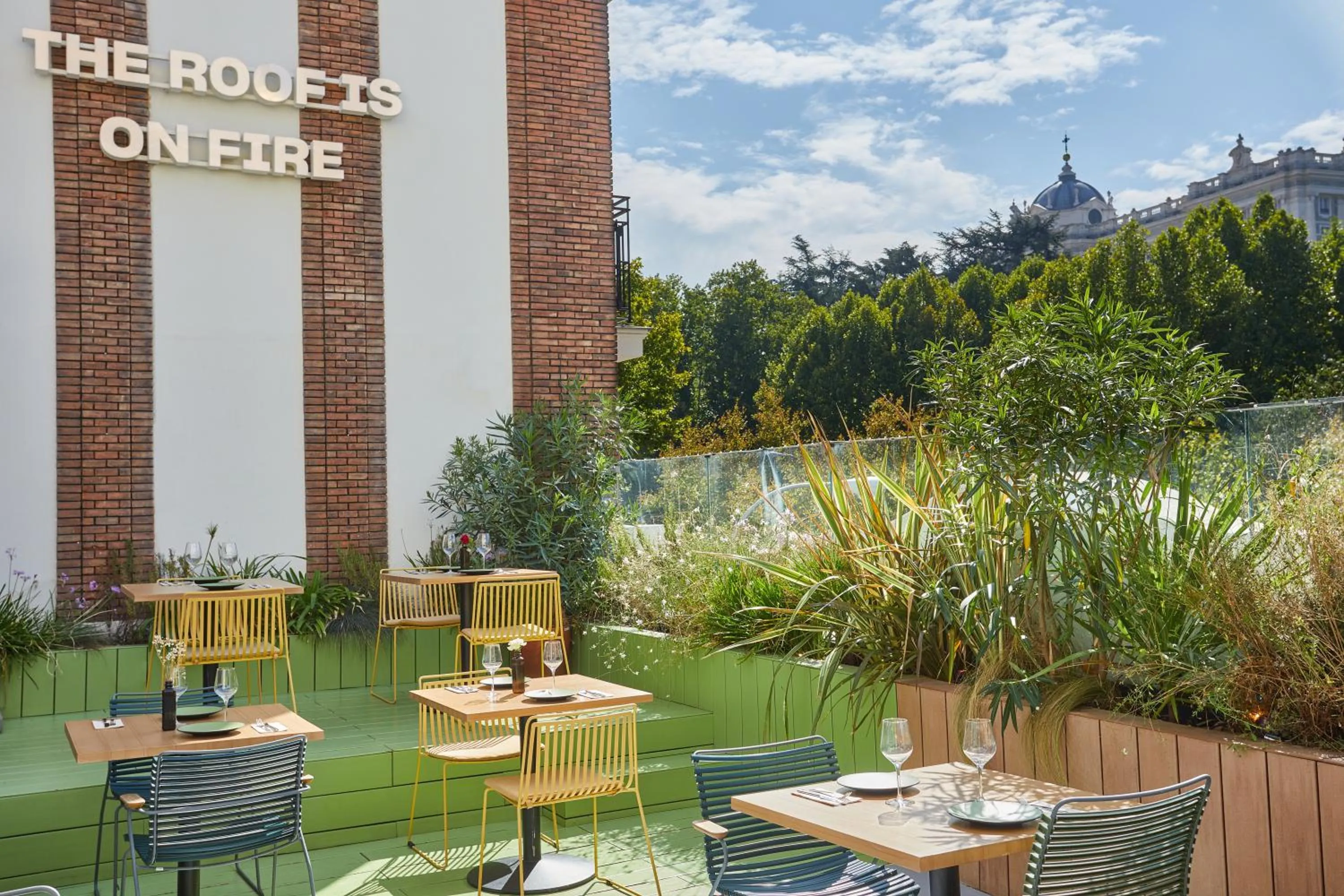 Restaurant/places to eat in The Social Hub Madrid 4 star