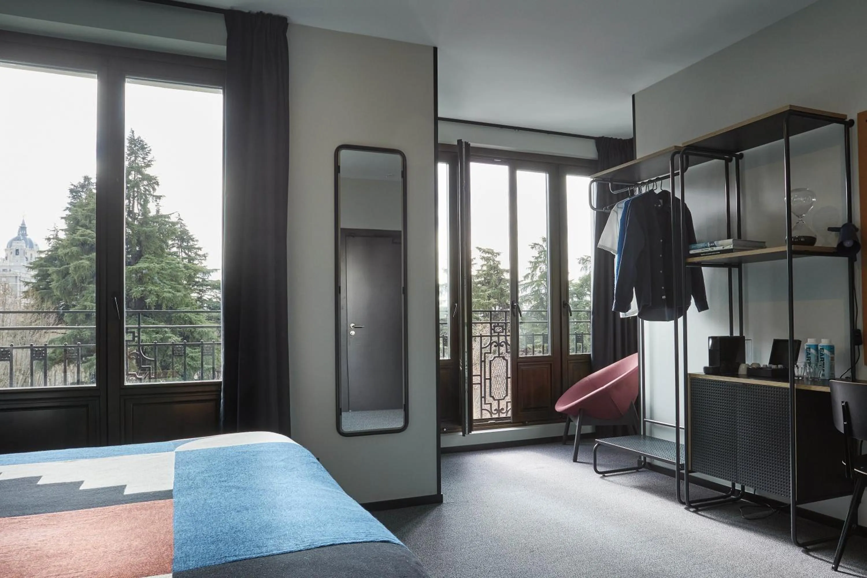 Photo of the whole room, Bed in The Social Hub Madrid 4 star