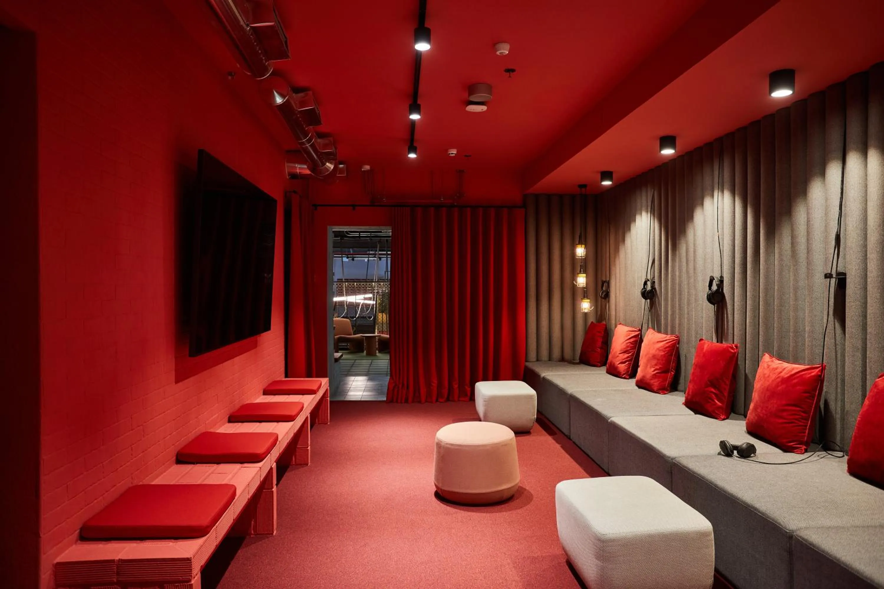 Game Room in The Social Hub Madrid