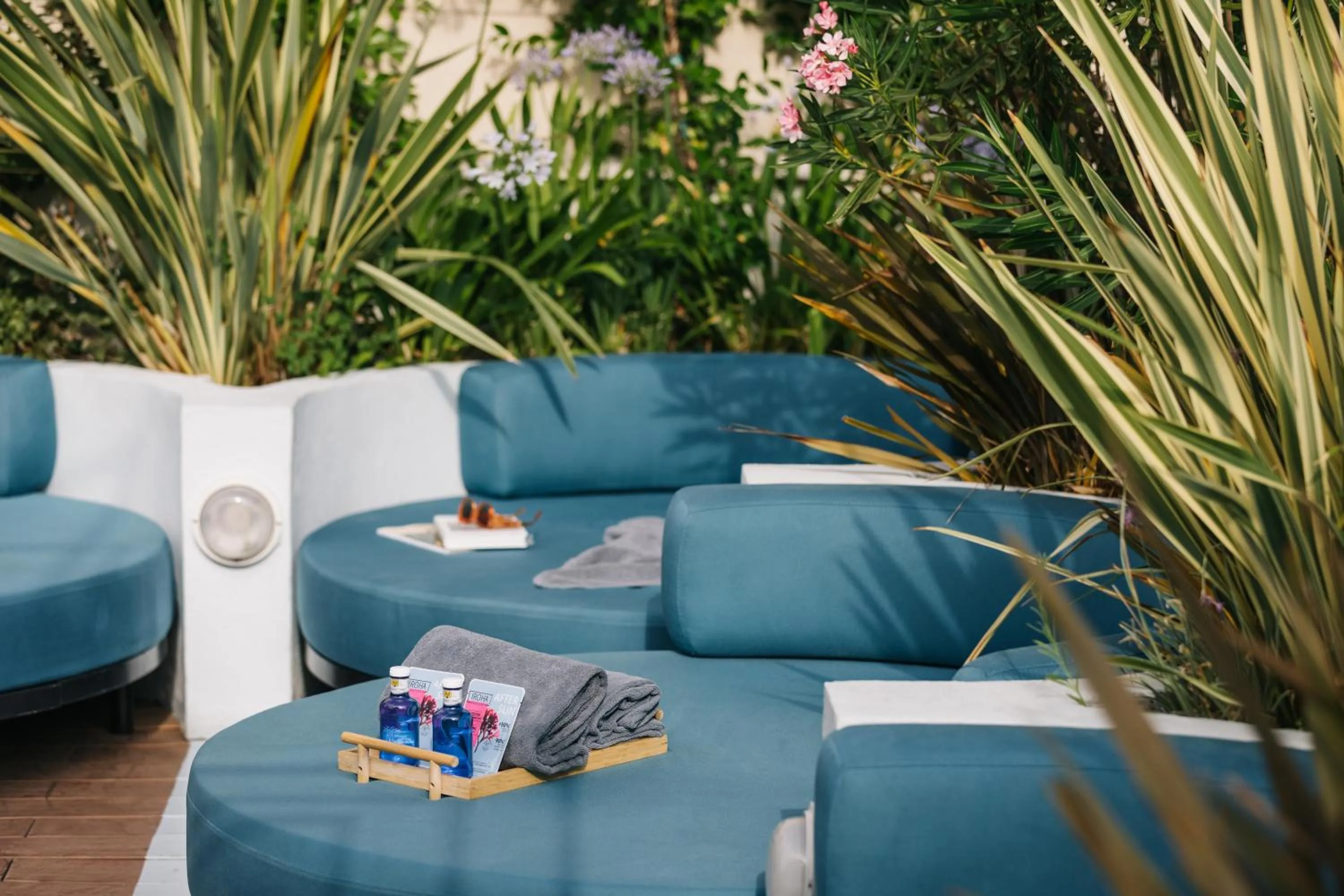 Swimming pool in The Social Hub Madrid