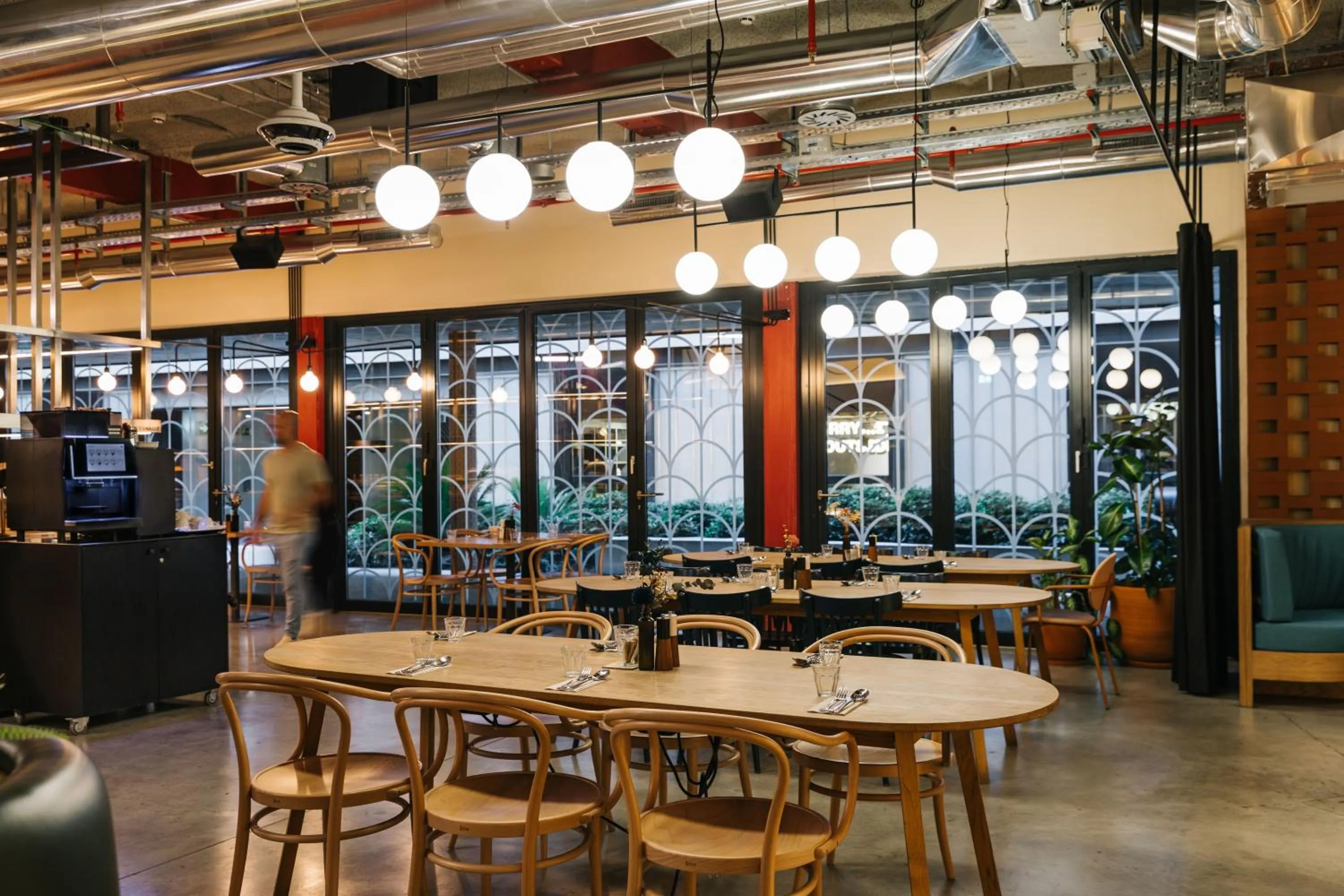 Restaurant/places to eat in The Social Hub Madrid