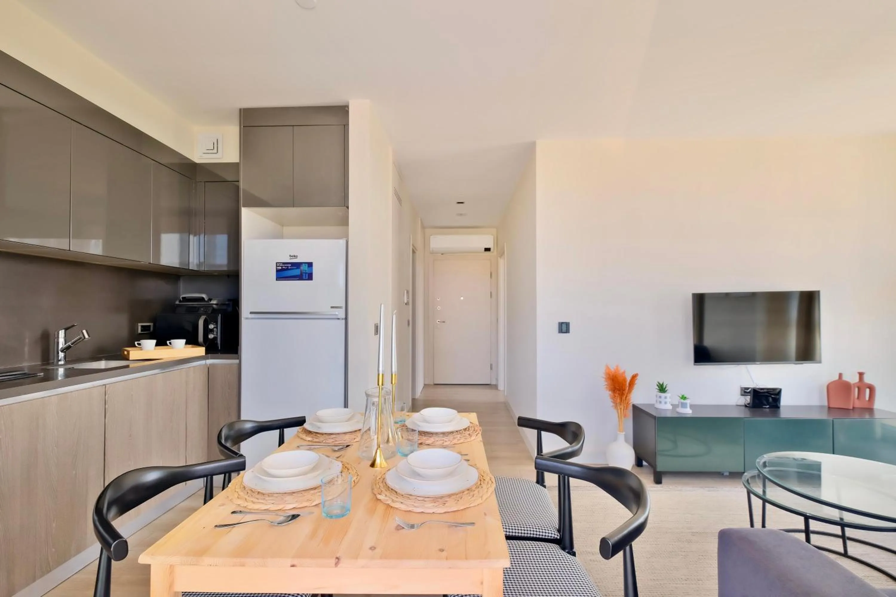 Dining area in AS Maslak by NewInn