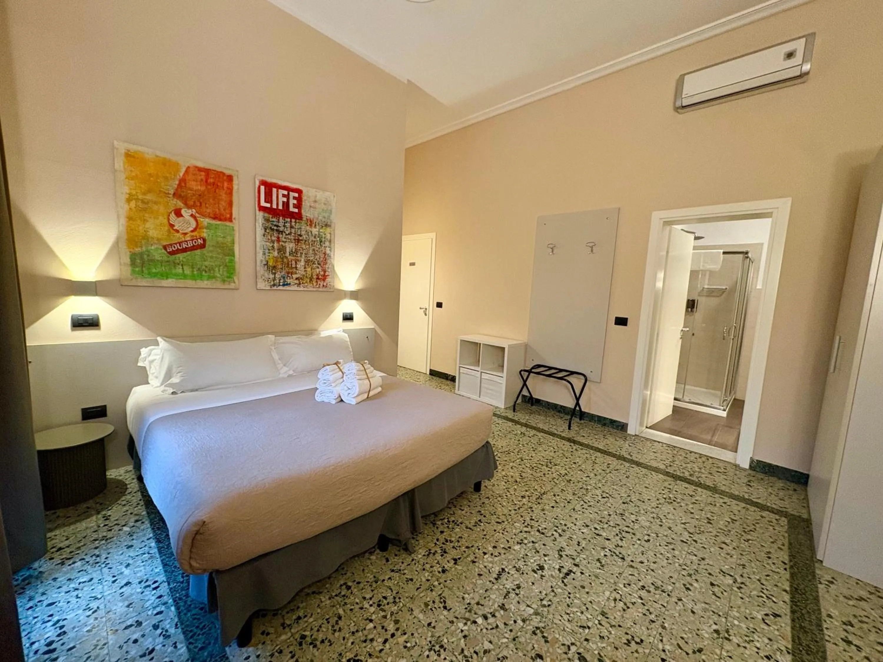 Bed in Lucca In Villa Elisa & Gentucca