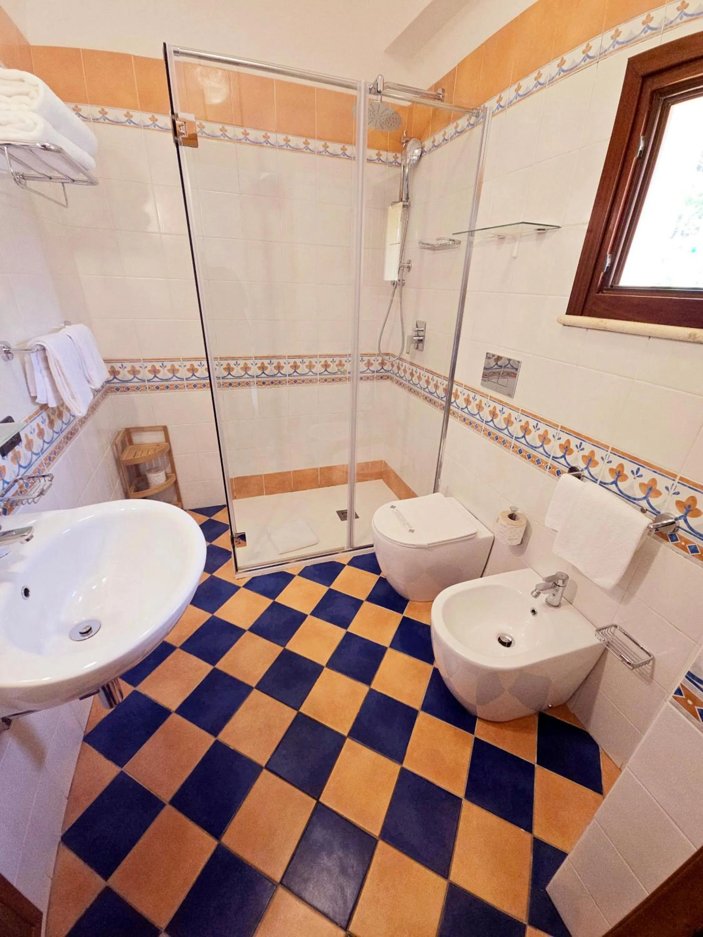 Shower in Hotel Cala Marina