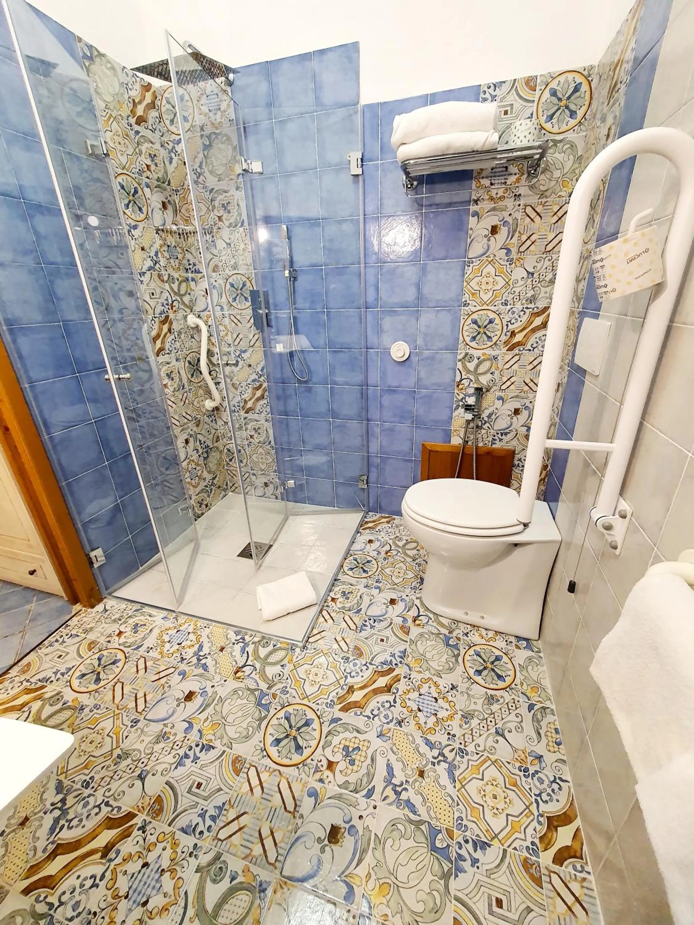 Bathroom in Hotel Cala Marina