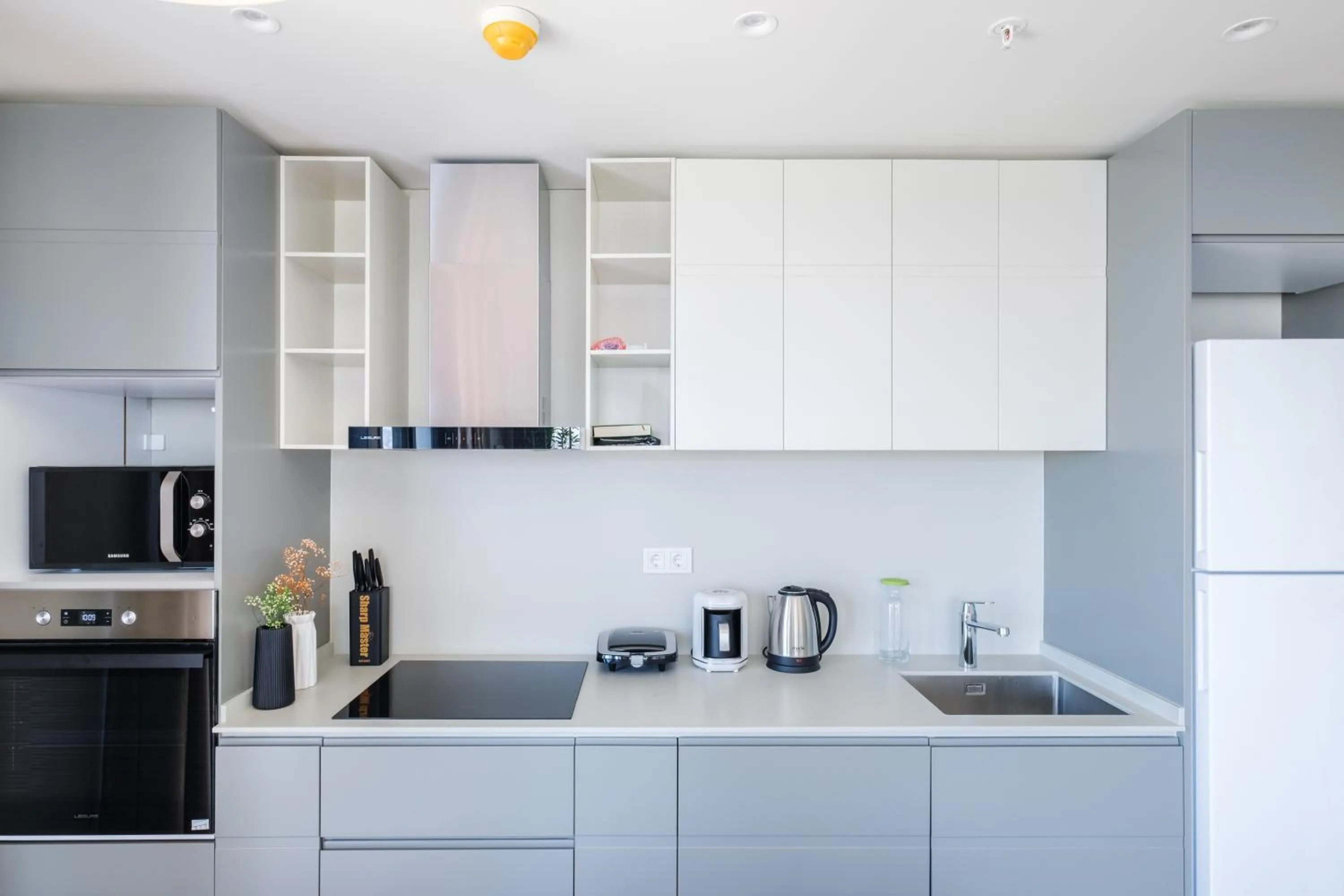 Coffee/tea facilities in Roya Nova Residence by NewInn