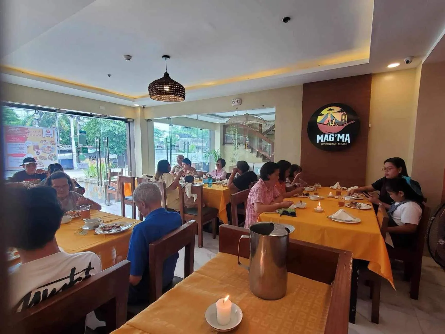 Restaurant/places to eat in Hotel Herencia 625