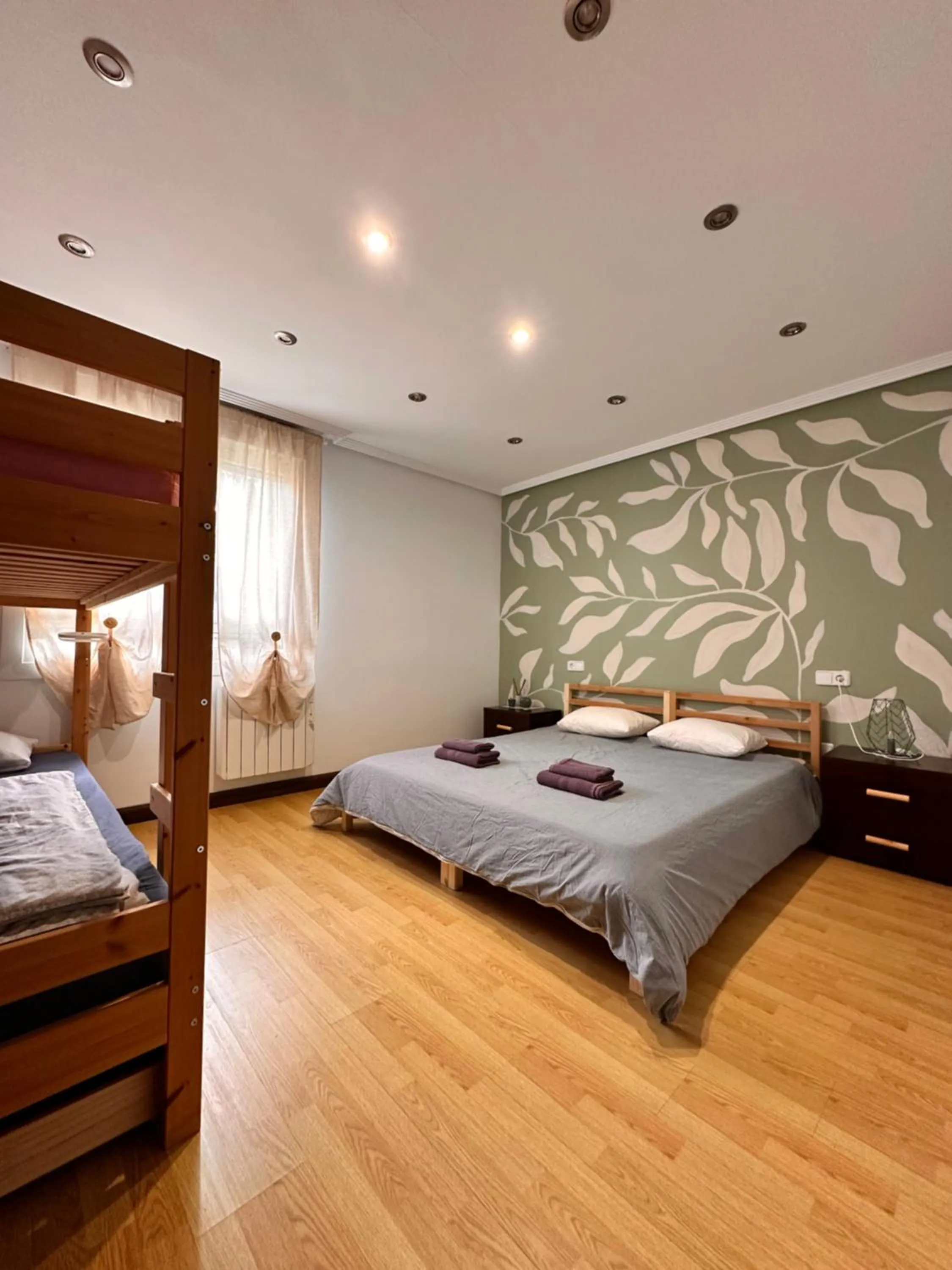 Bedroom, Bed in El Gato Gordo - bike & surf house