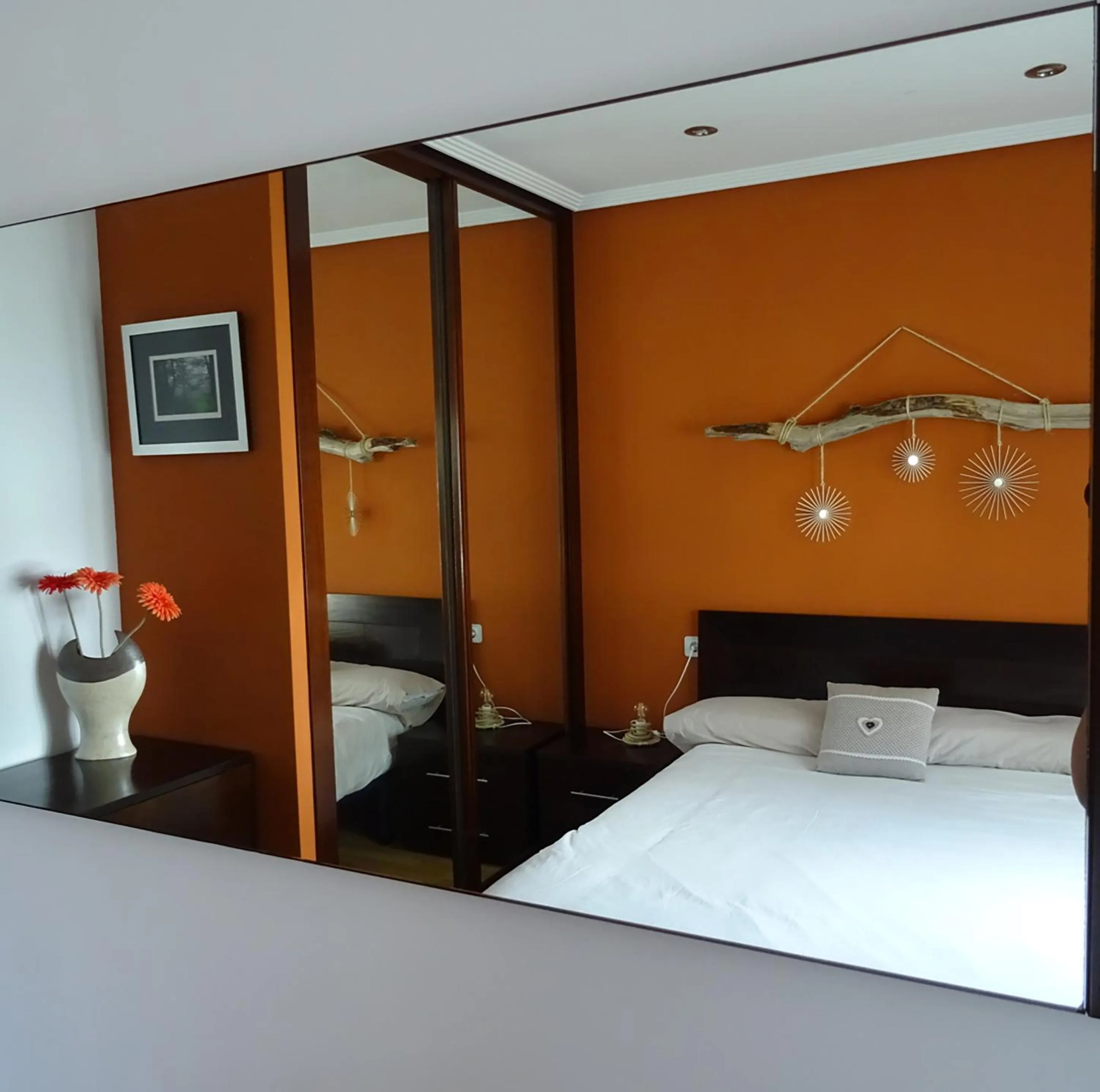 Bedroom, Bed in El Gato Gordo - bike & surf house