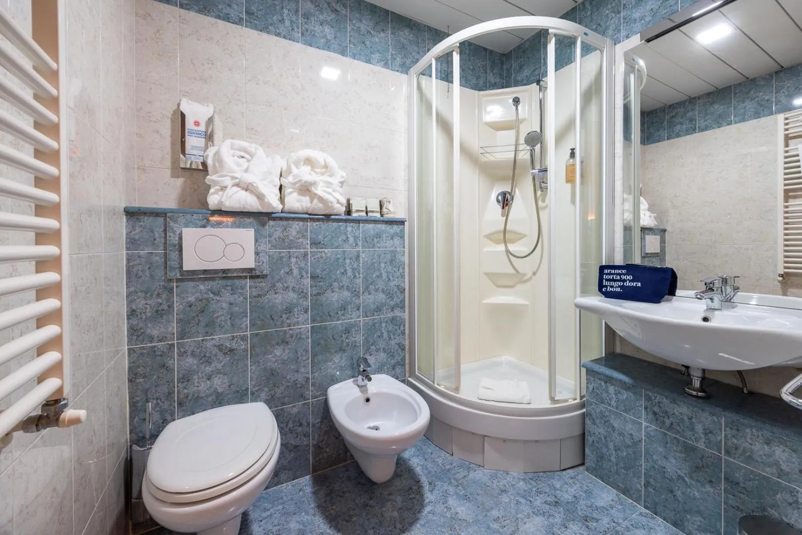 Bathroom in La Villa - Sure Hotel Collection by Best Western