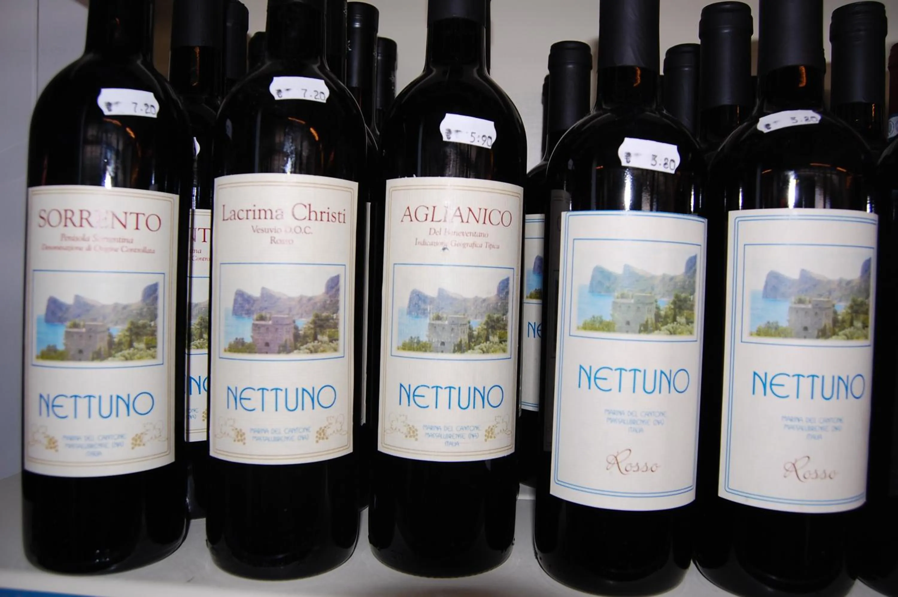 Alcoholic drinks in Torre Turbolo Apartments