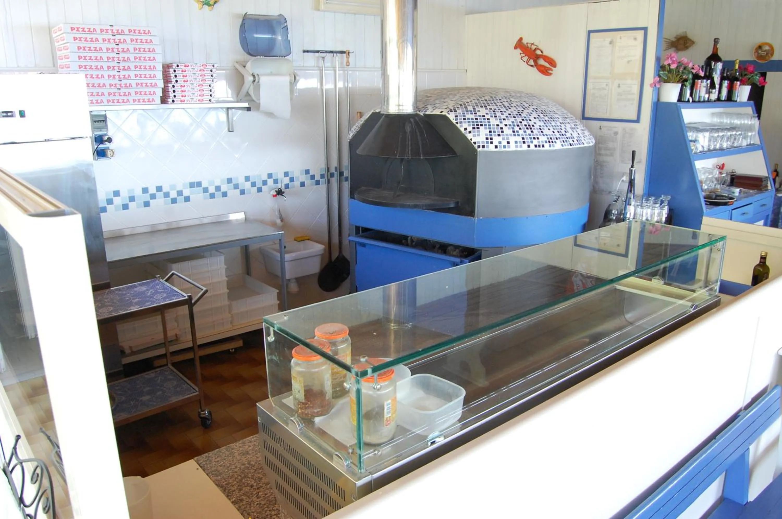 Restaurant/places to eat in Torre Turbolo Apartments