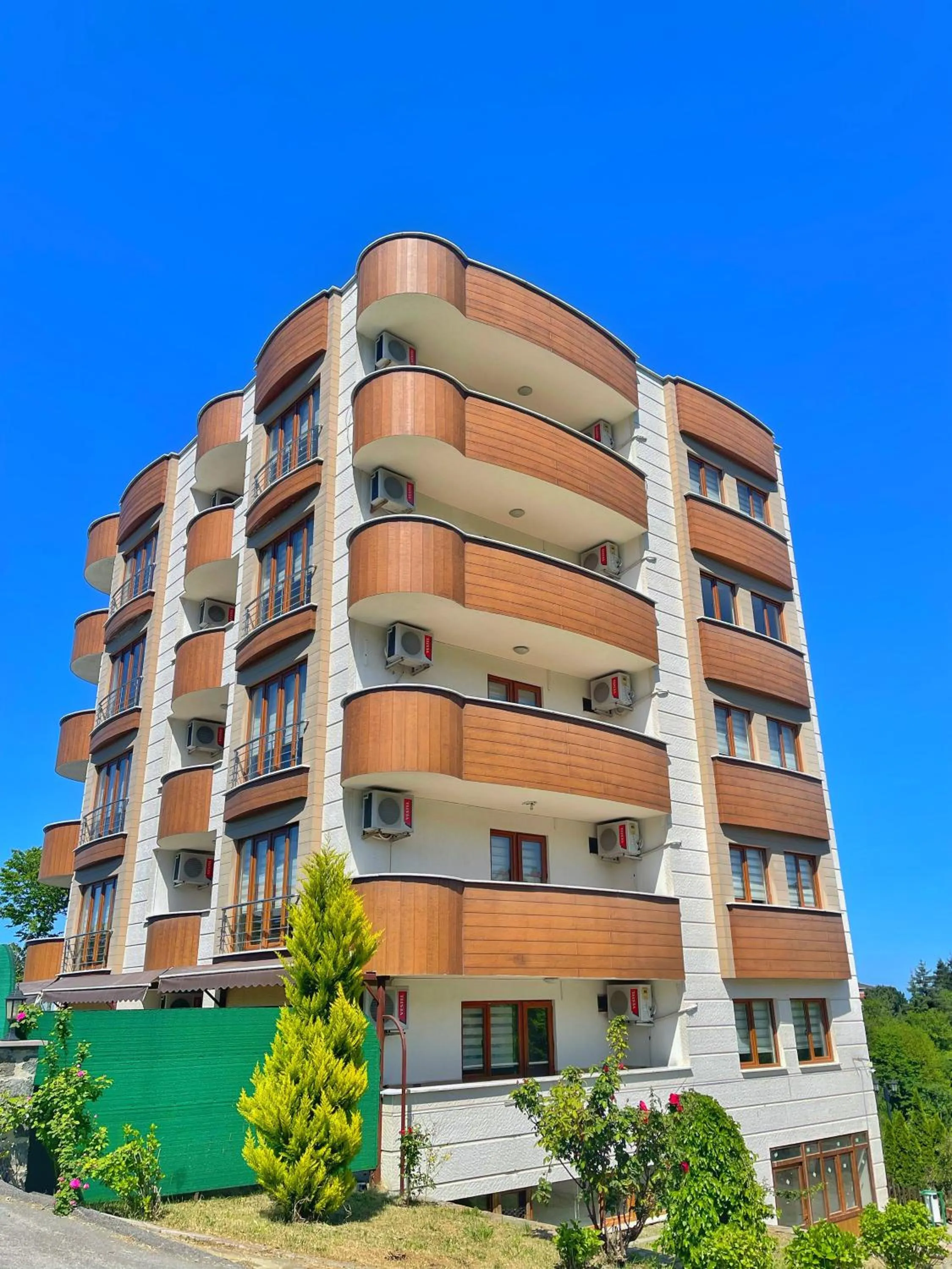 Property building in LUSTRA GARDEN SUİTE