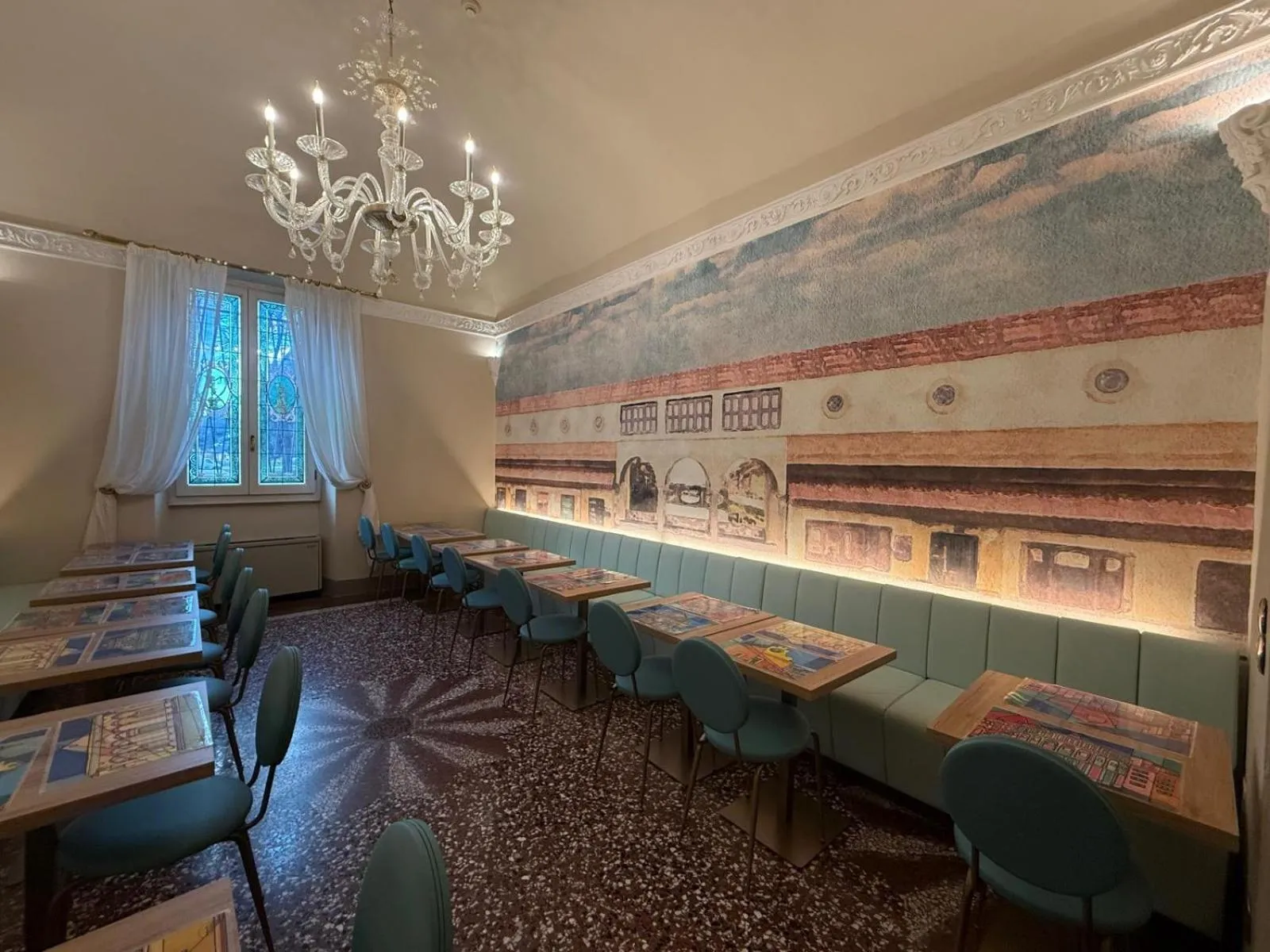 Restaurant/places to eat in Hotel Donatello