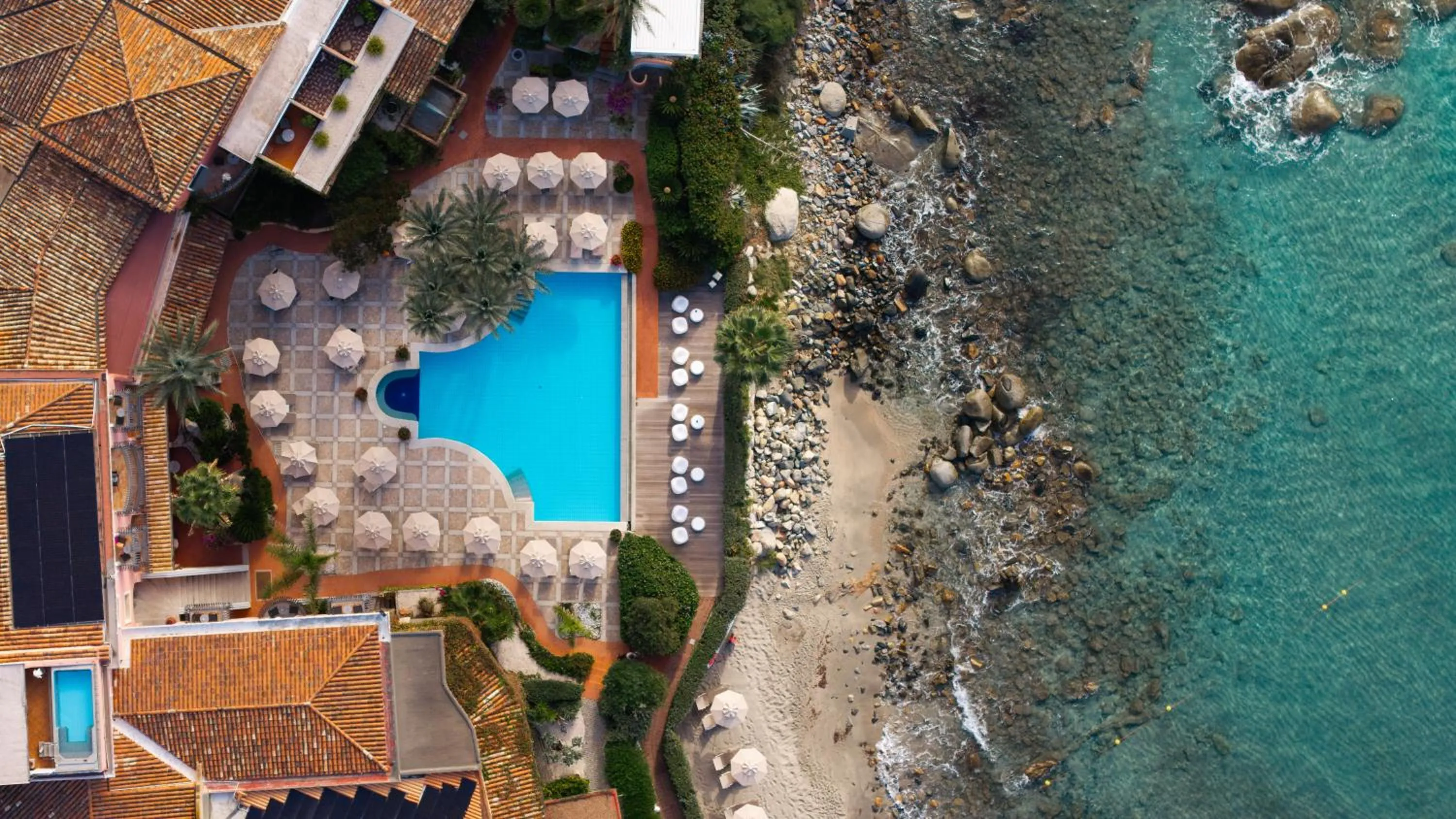 Swimming pool in Hotel La Bitta - Bovis Hotels