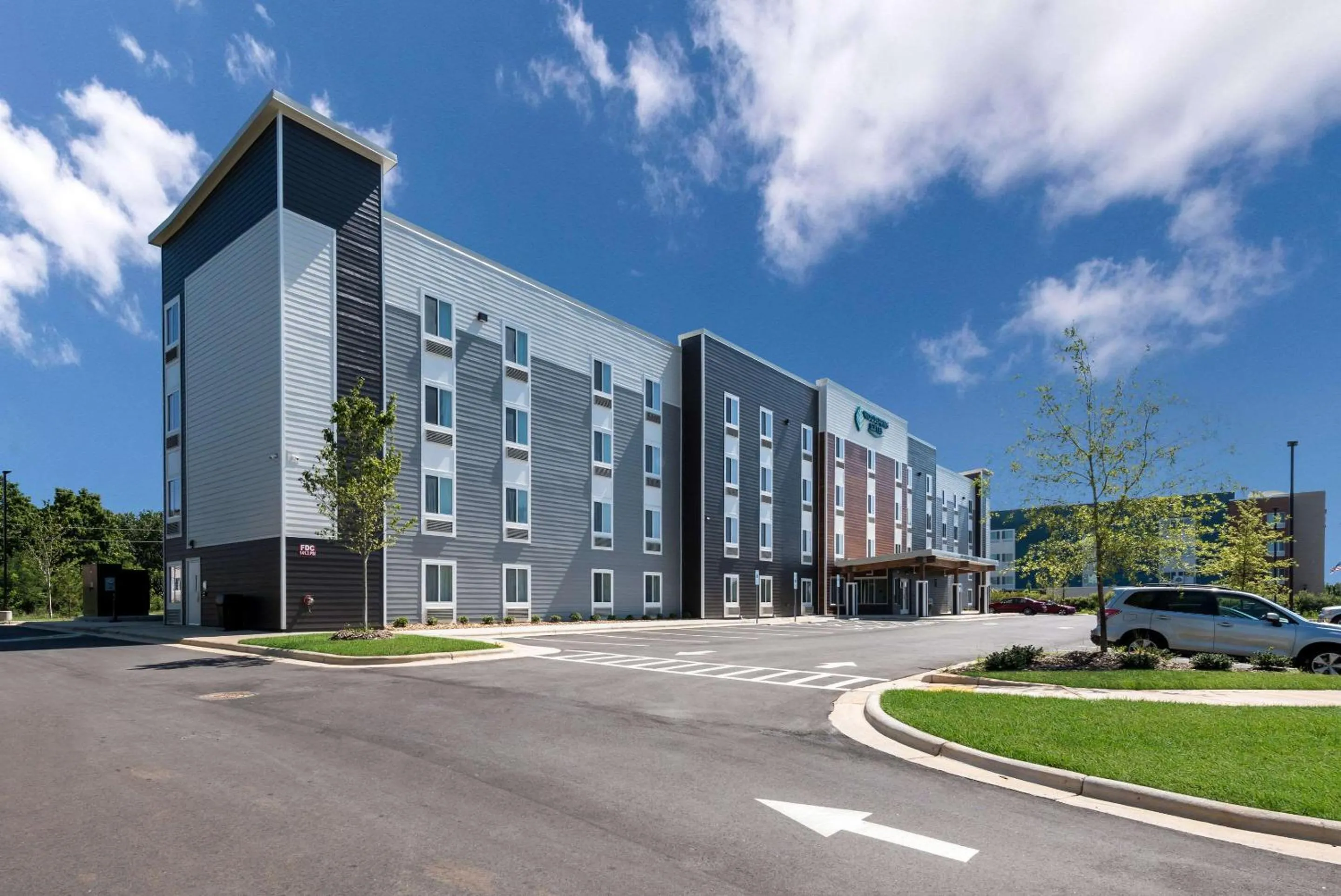 Property building in WoodSpring Suites Greensboro - High Point North