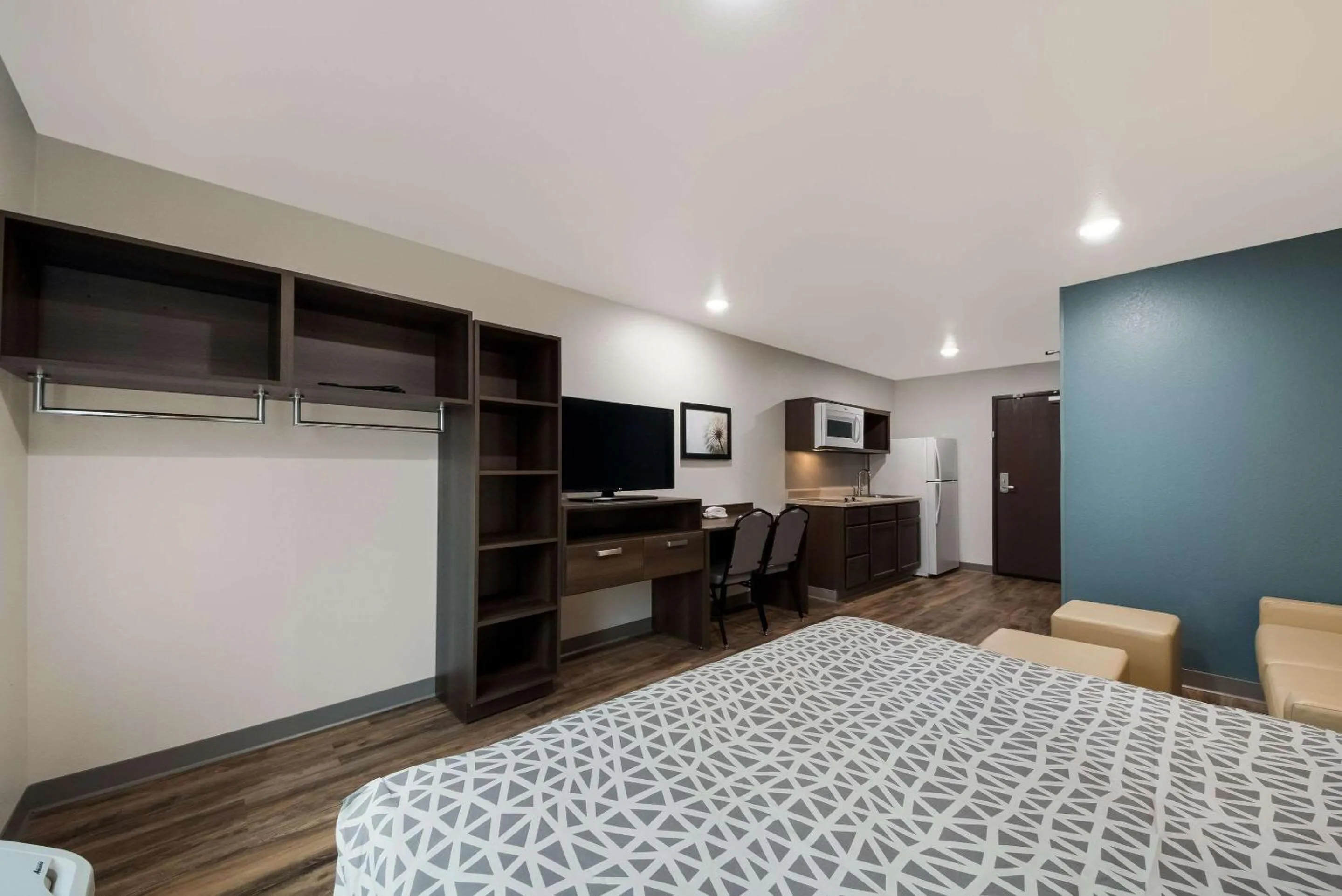 Bedroom, Bed in WoodSpring Suites San Antonio UTSA - Medical Center