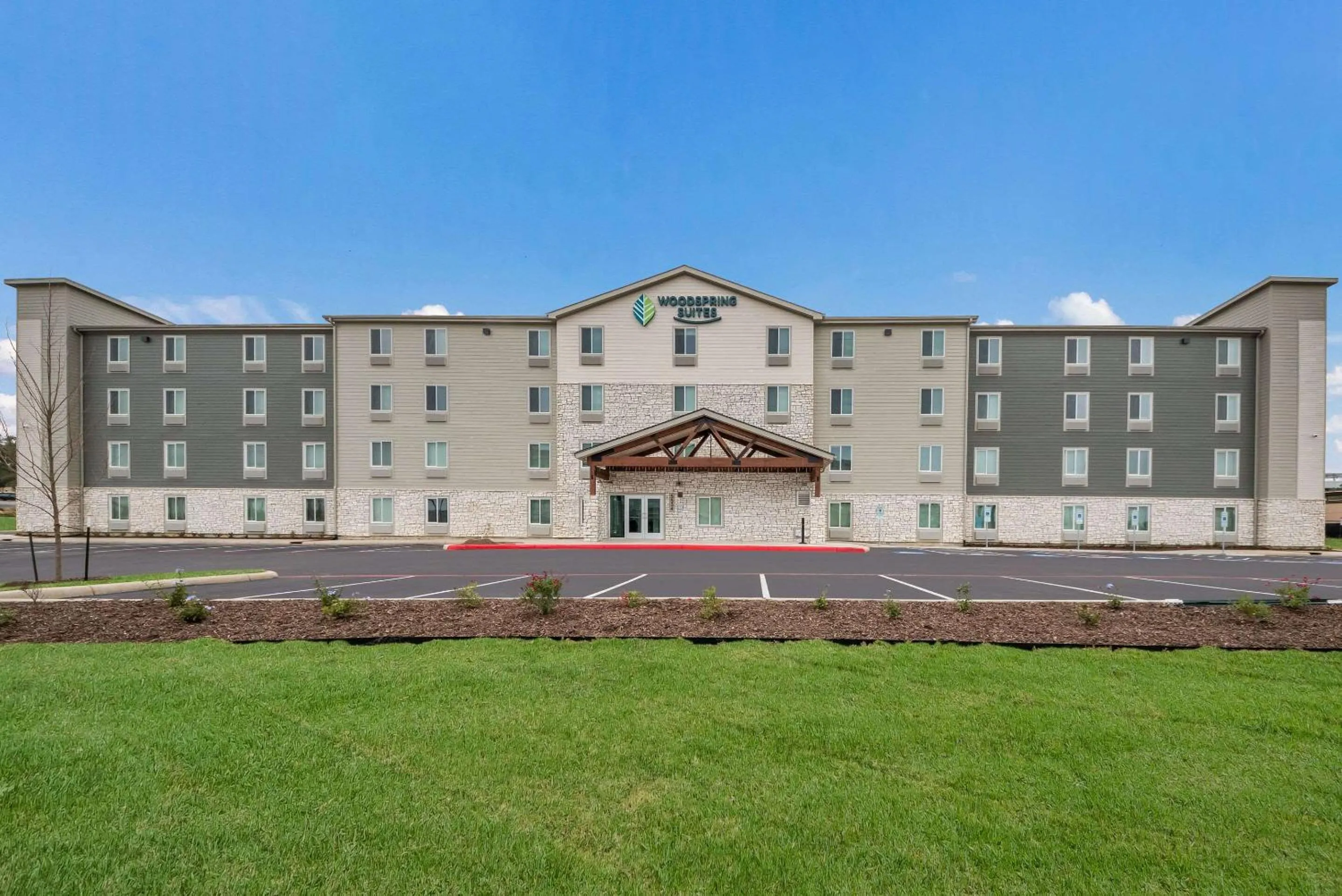 Property building in WoodSpring Suites San Antonio UTSA - Medical Center