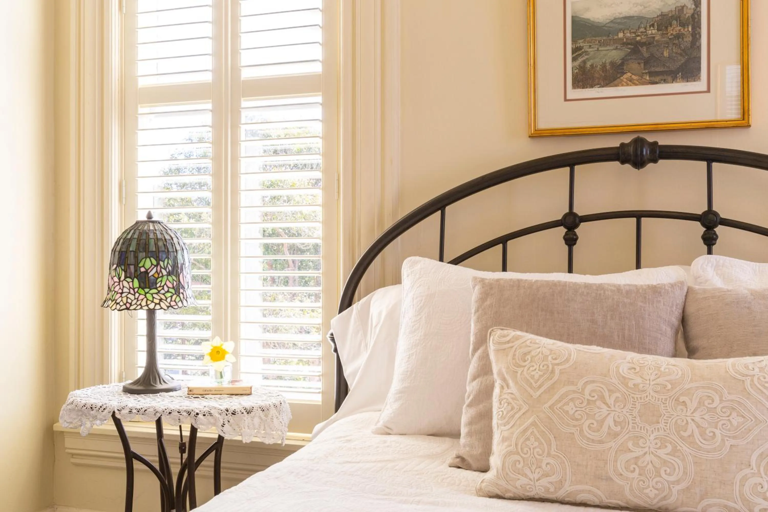 Bed in Pinc Lady Mansion