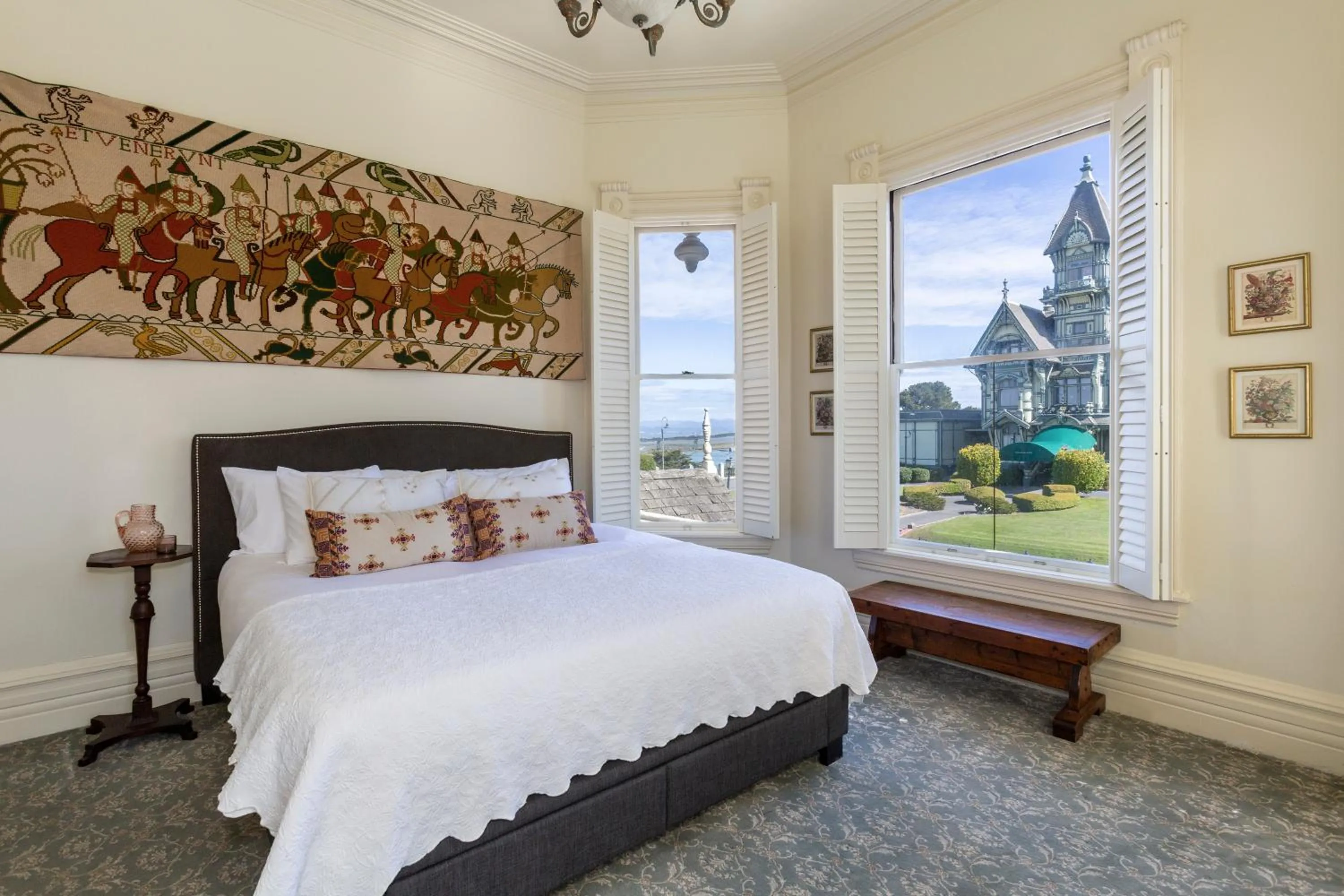 Bedroom, Bed in Pinc Lady Mansion