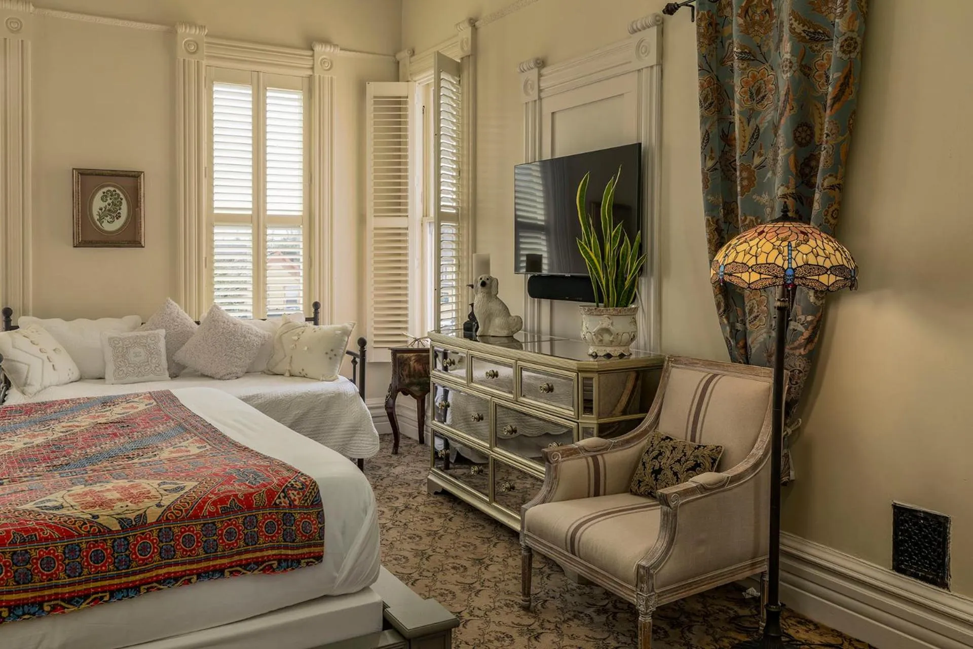 Bedroom, Bed in Pinc Lady Mansion