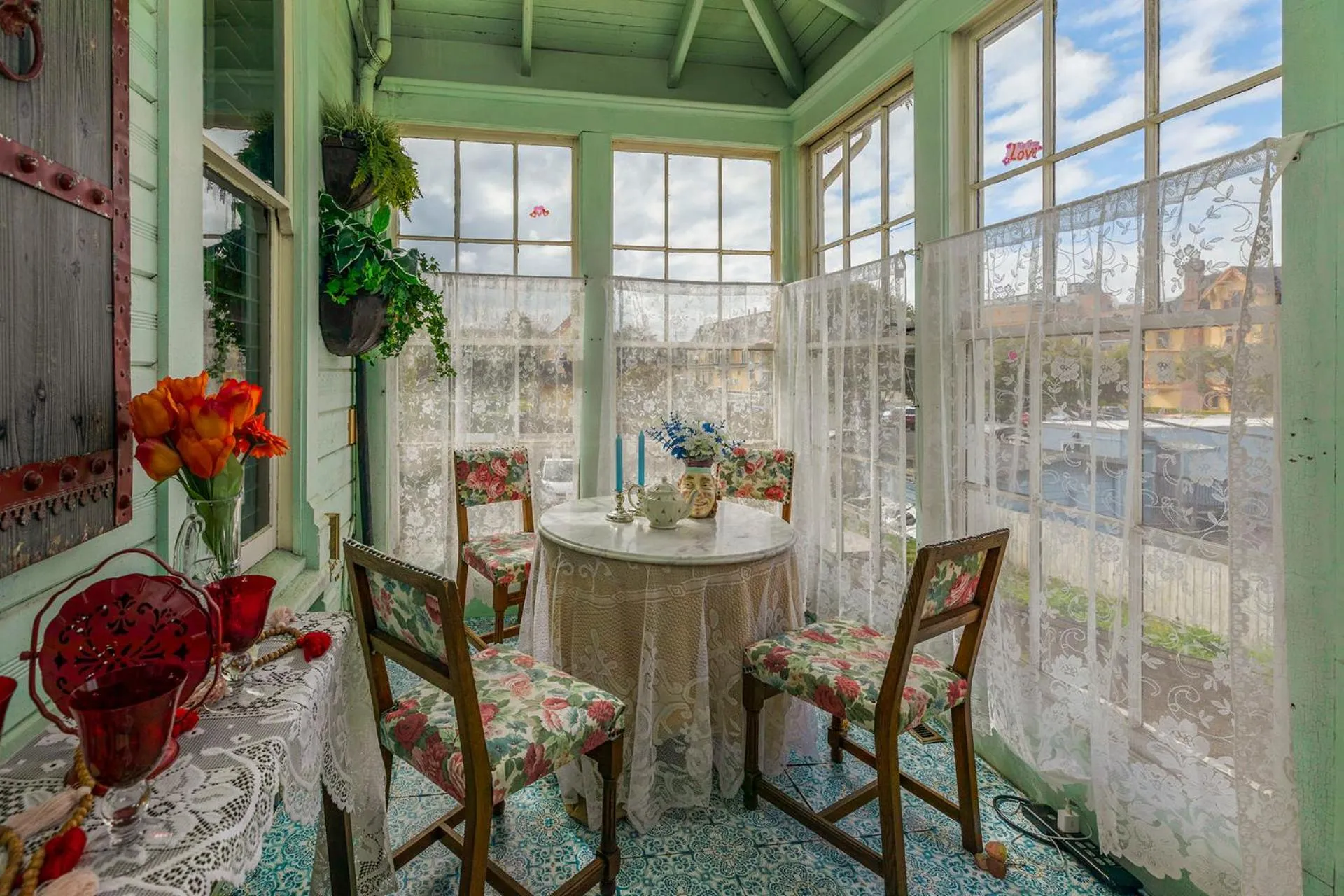 Spring in Pinc Lady Mansion