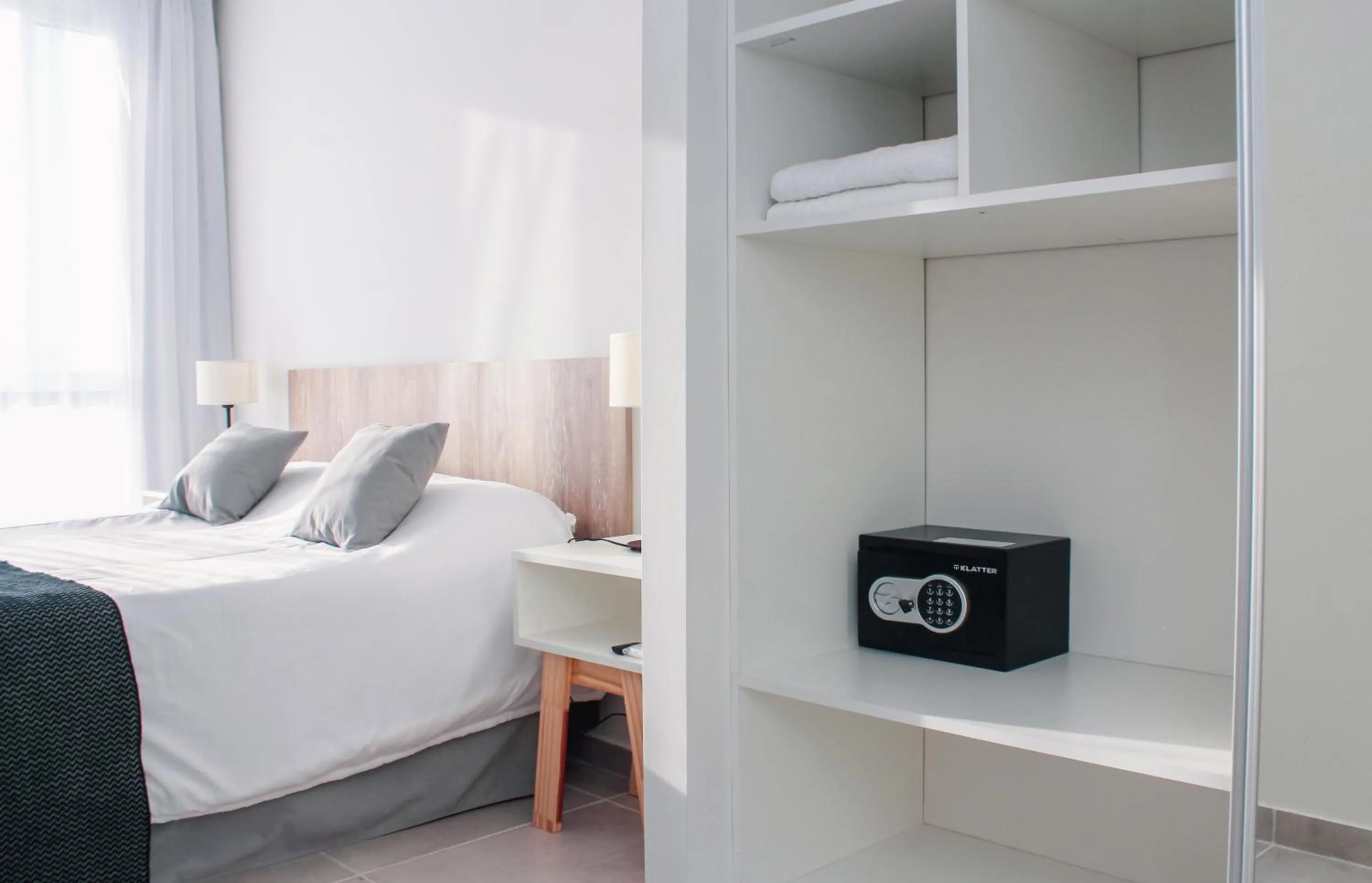 Bedroom, Bed in CQ MITRE