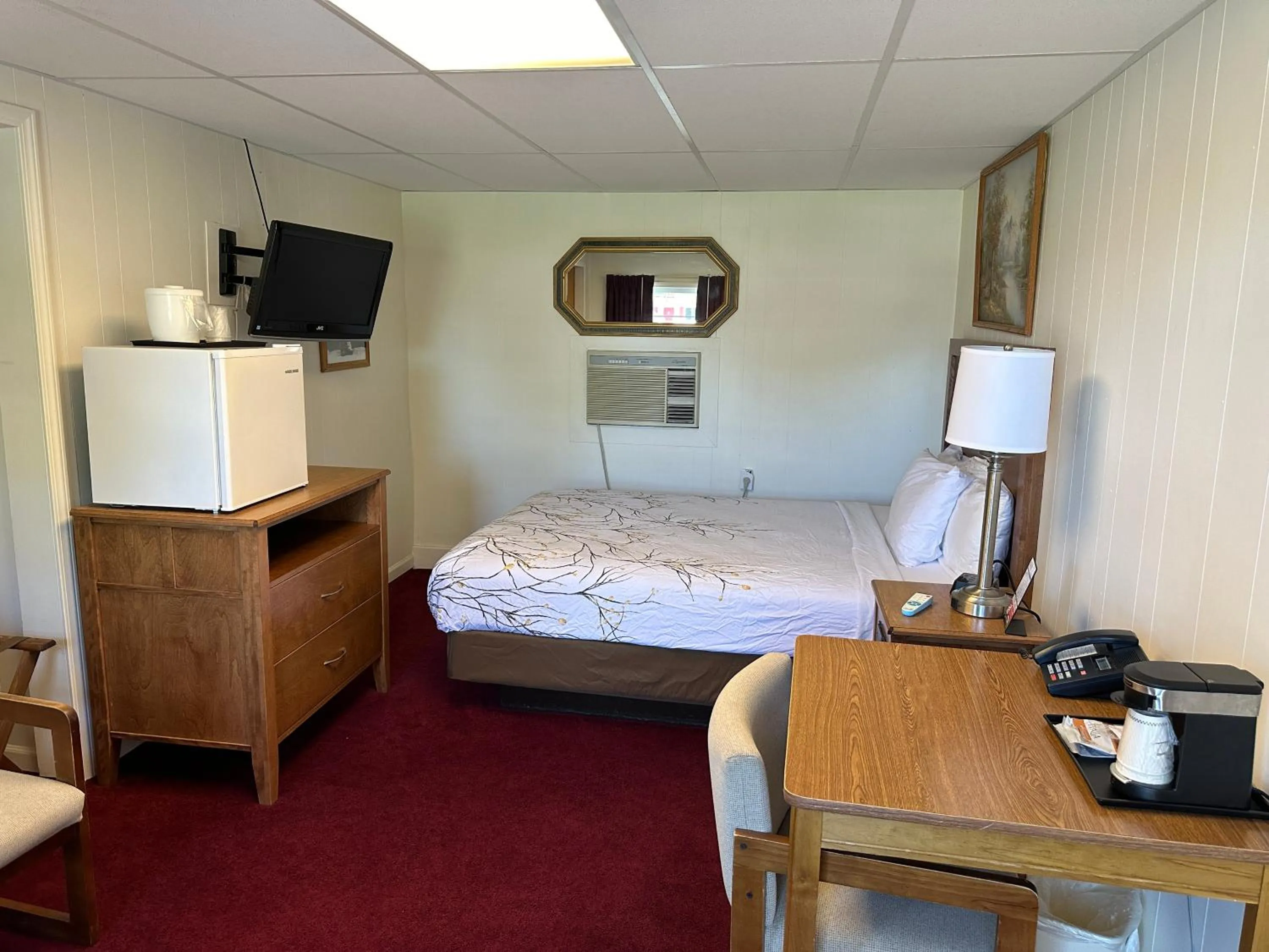 Photo of the whole room, Bed in VISTA VILLA MOTEL